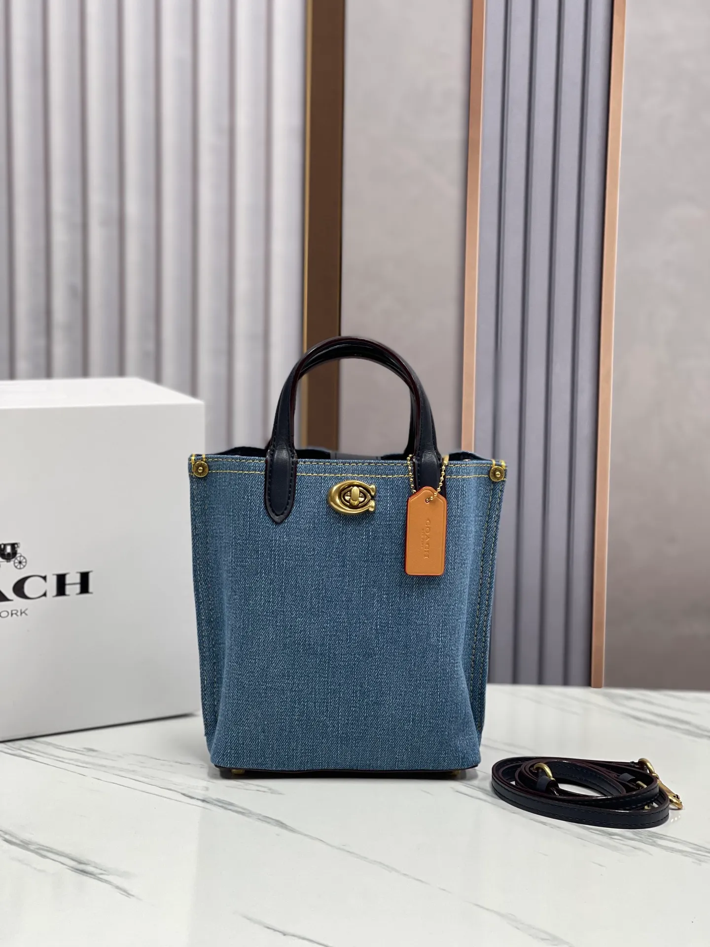 Batch 440💰Coach/Coach new counter 2024 CR676 CR675 new Willow tote bag mini denim/cowhide, the bag has compartments and small girls can completely handle it, size: 16.5