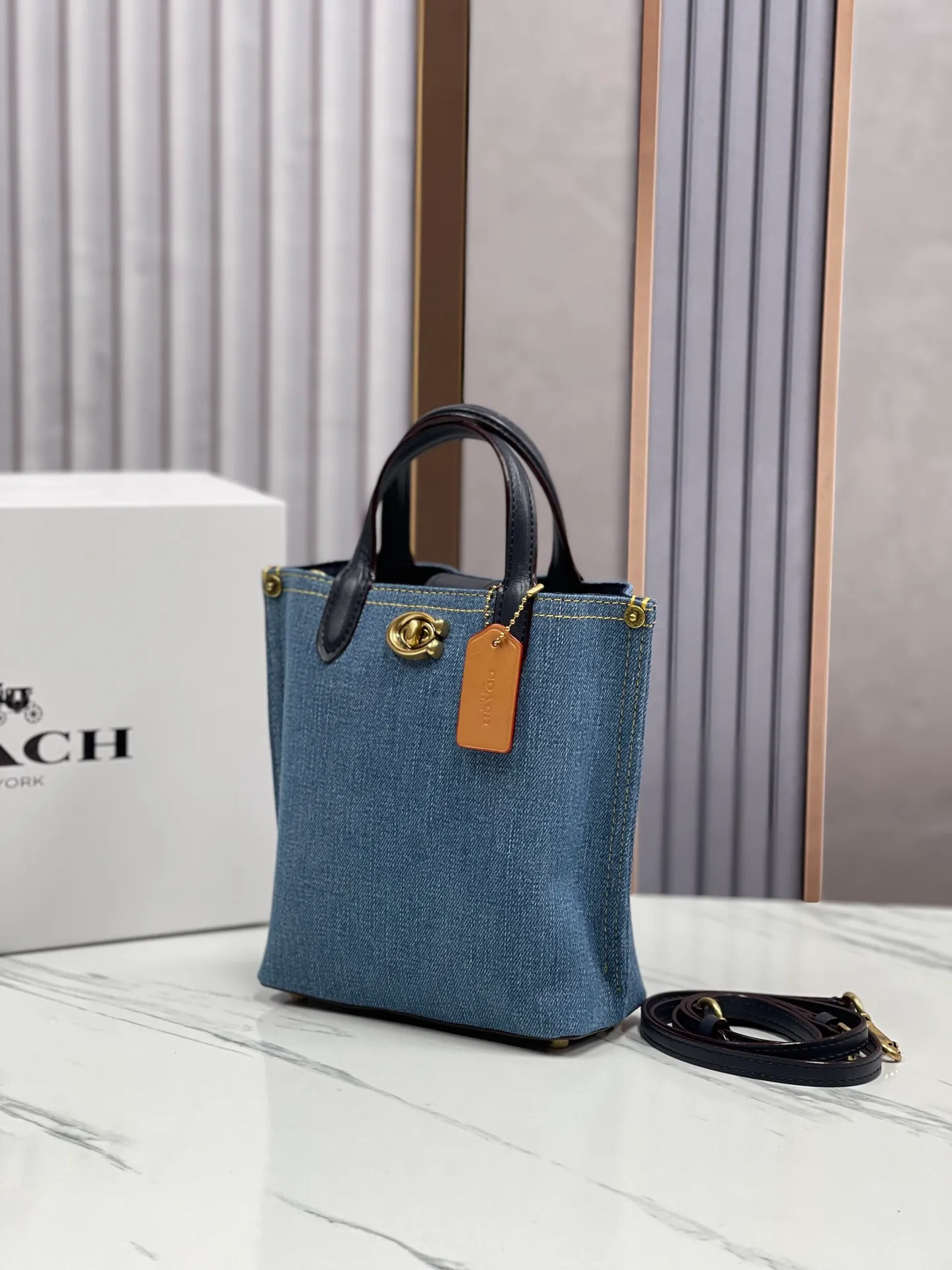Batch 440💰Coach/Coach new counter 2024 CR676 CR675 new Willow tote bag mini denim/cowhide, the bag has compartments and small girls can completely handle it, size: 16.5