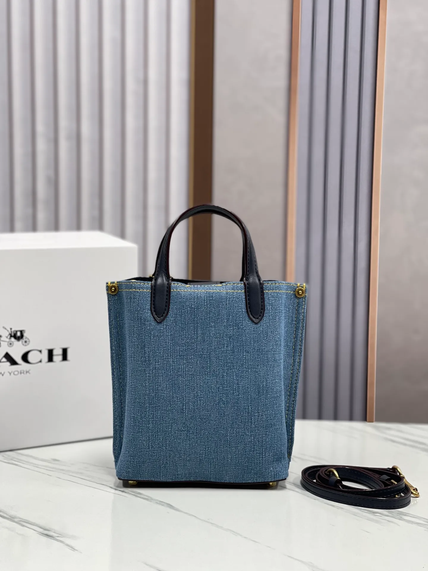 Batch 440💰Coach/Coach new counter 2024 CR676 CR675 new Willow tote bag mini denim/cowhide, the bag has compartments and small girls can completely handle it, size: 16.5
