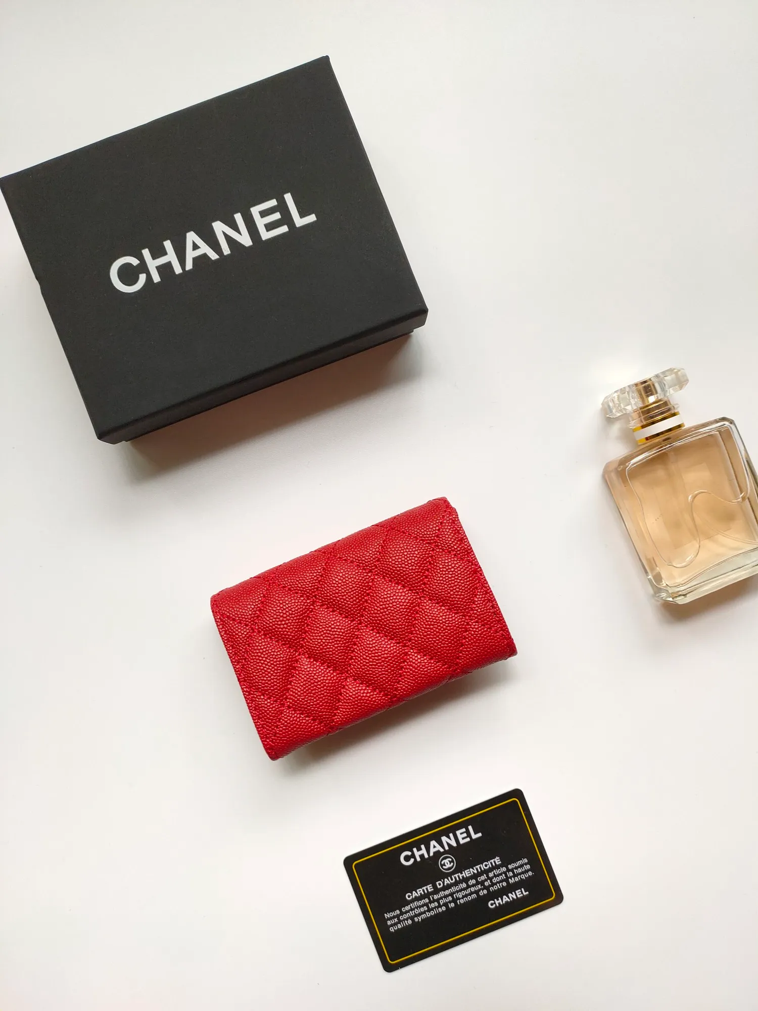 💰140💰 Model AP6118 CHANEL 22k embossed hardware, new double C large lgo with exquisite replica flavor, very beautiful, official website 2023 latest 🆕Card holder Caviar medium ball grain cowhide is scratch-resistant, super glossy, no problem to put about 10 cards, one card can be placed in the cover card slot, and cards + coins can also be placed in the middle It is troublesome to carry a bag that is too big in summer, so it is suitable to put it in a mini bag, which is also convenient to carry in your pocket😍