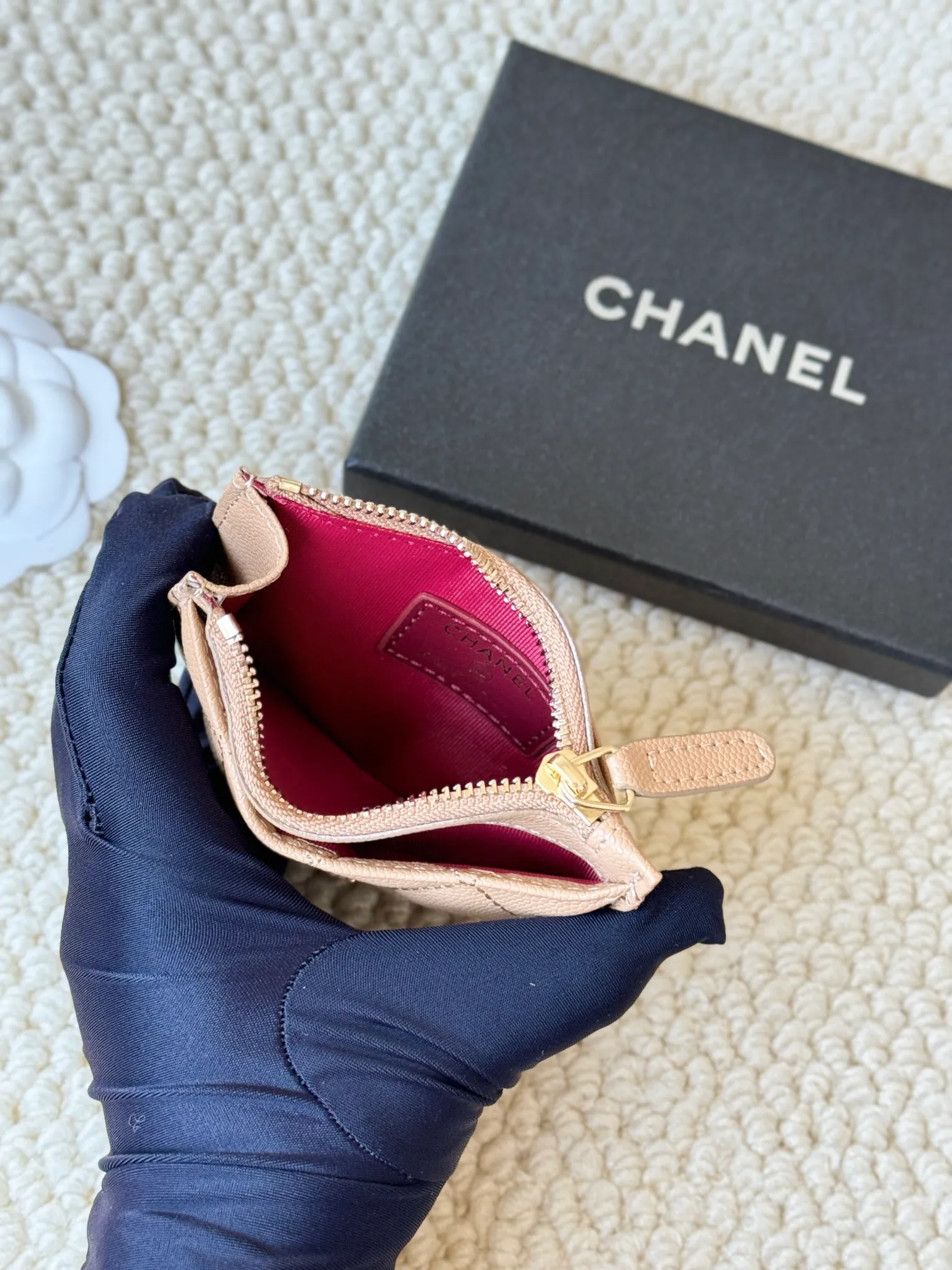 💰120 Chanel single-pull card holder can hold four cards and change, can be held in hand, can be put in the bag, easy to store, small and cute mini card holder, made of cowhide, model number A84105, size: 9x11.5cm​