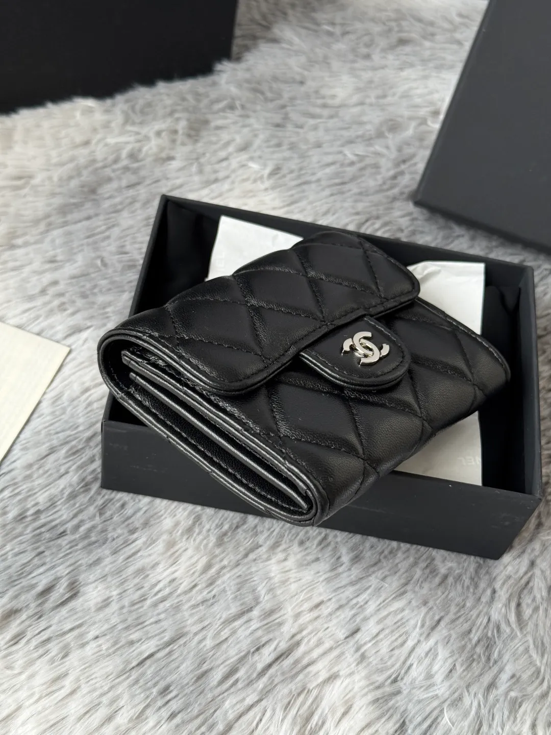💰360💰Upgraded version of CHANEL. Classic cf card holder 💦Model No. A31504 Top-grade leather hardware, rhombus pattern. Original quality! The details are so beautiful and the complete package! Size 8.5*12.5*2.5 color as shown in the picture