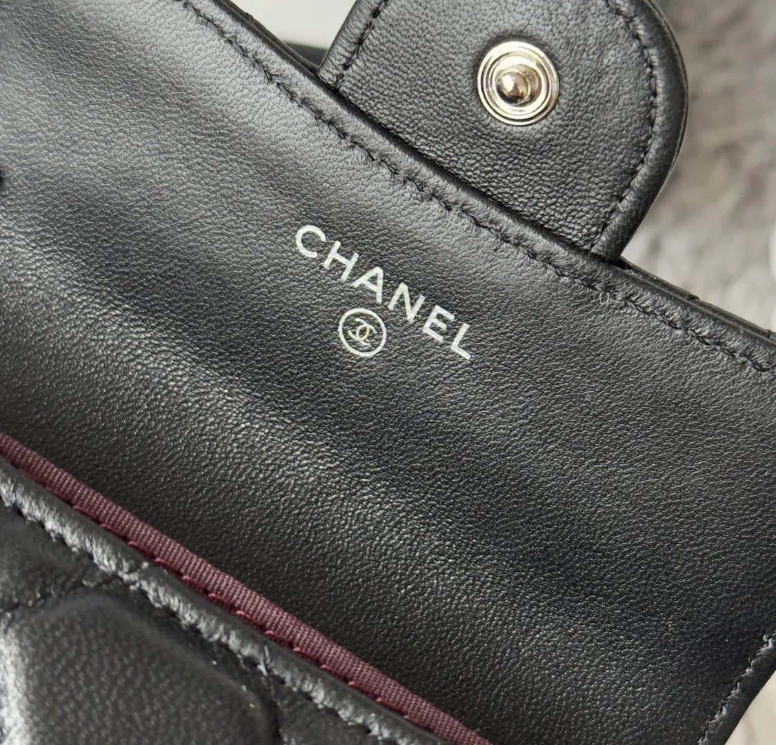 💰360💰Upgraded version of CHANEL. Classic cf card holder 💦Model No. A31504 Top-grade leather hardware, rhombus pattern. Original quality! The details are so beautiful and the complete package! Size 8.5*12.5*2.5 color as shown in the picture