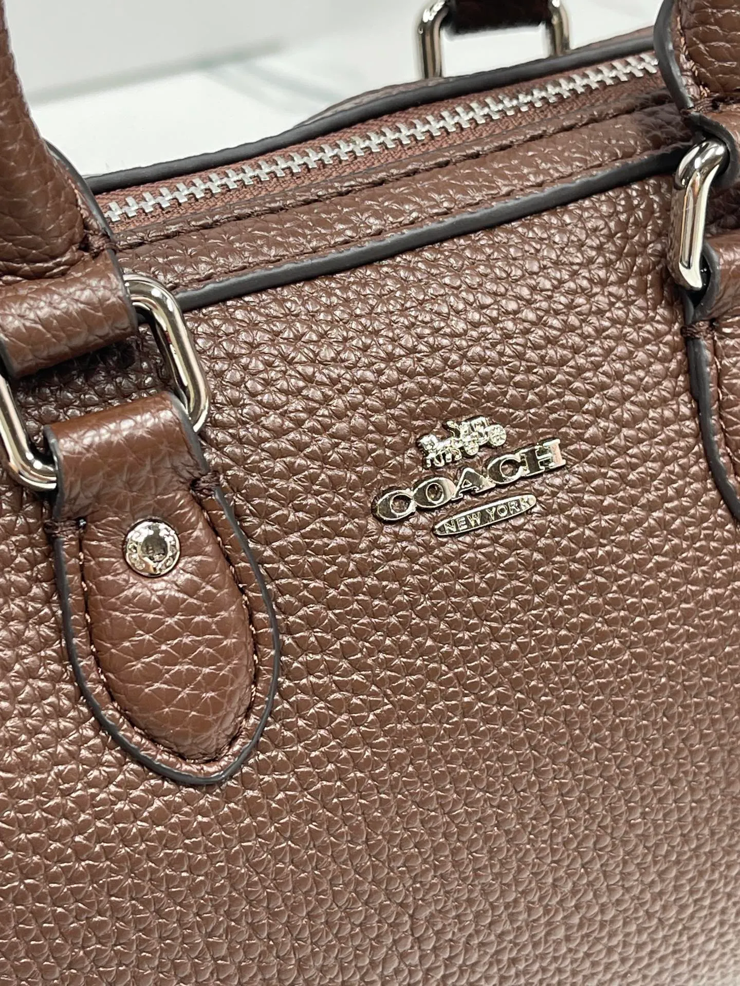 Top original order, batch 400💰COACH/Coach new new color model CW328 women's MINI ROWAN hand-held shoulder crossbody bag Boston small size. Dimensions 16.5×11×9. .