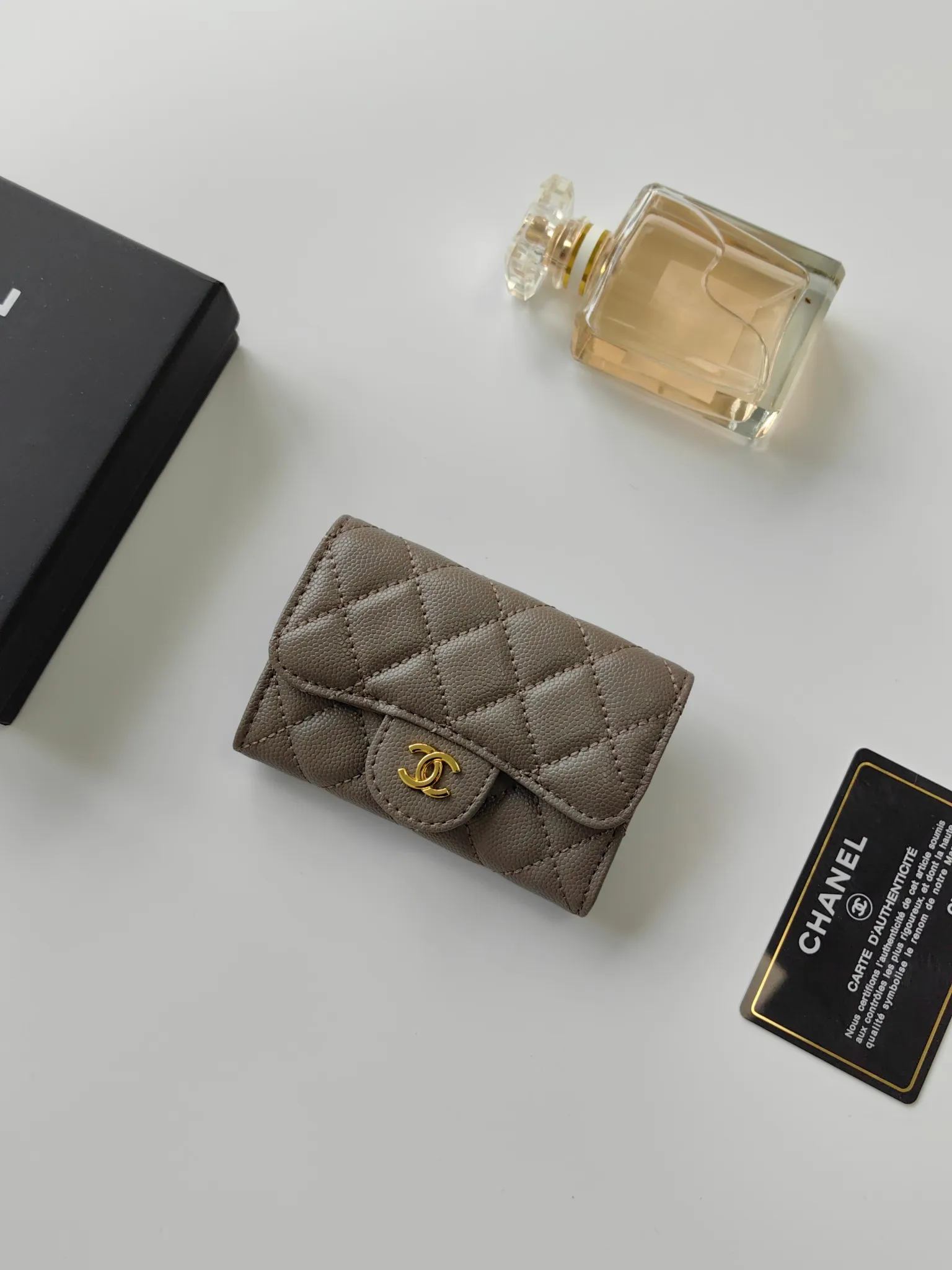 ￥110 CHANEL Chanel classic flap card holder. Imported sheepskin and caviar cowhide, card holder and coin purse integrated, with slip pocket on the back, model number: AP448, size: 7.5 × 11.3 × 2.1 cm