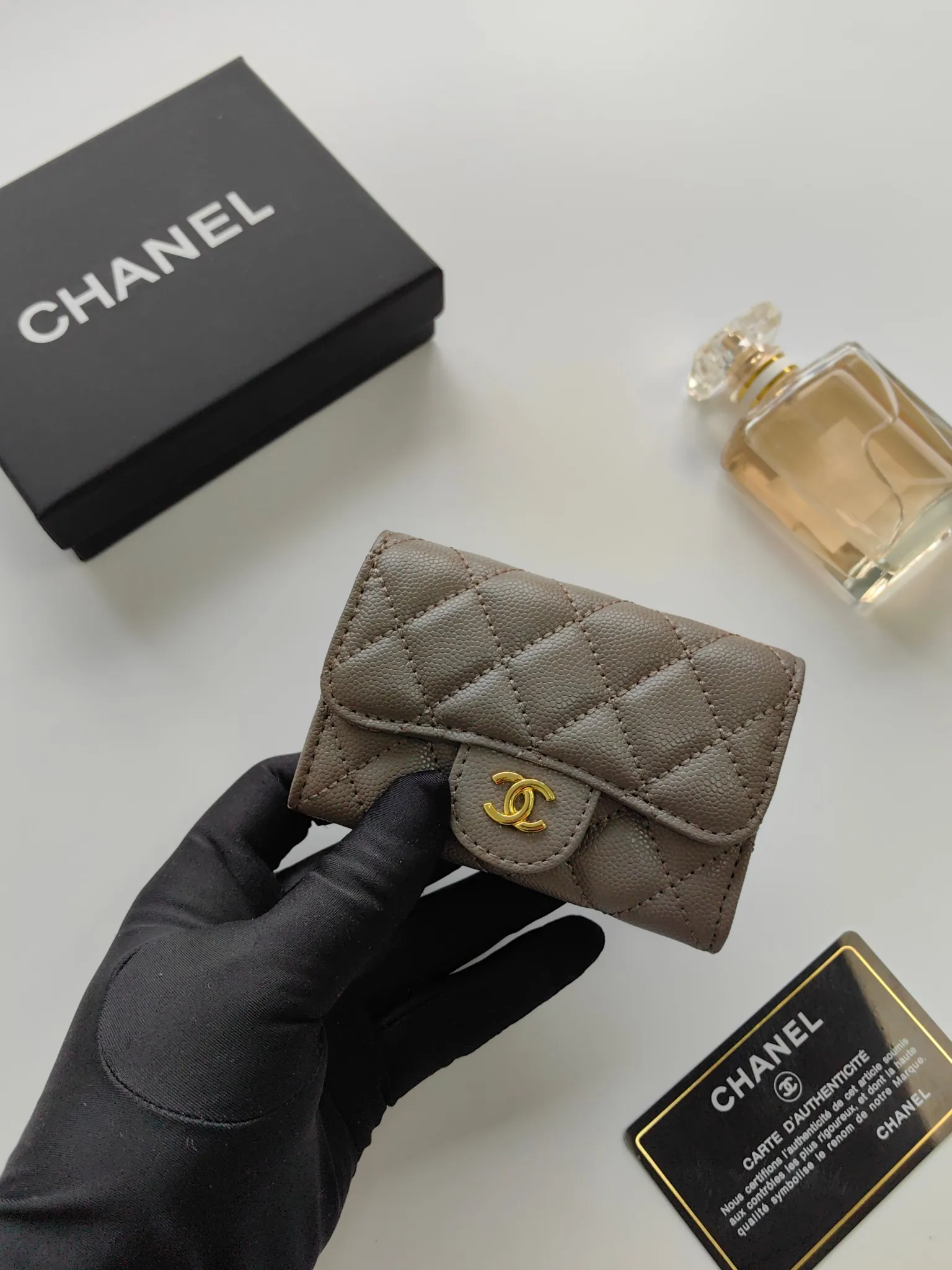 ￥110 CHANEL Chanel classic flap card holder. Imported sheepskin and caviar cowhide, card holder and coin purse integrated, with slip pocket on the back, model number: AP448, size: 7.5 × 11.3 × 2.1 cm