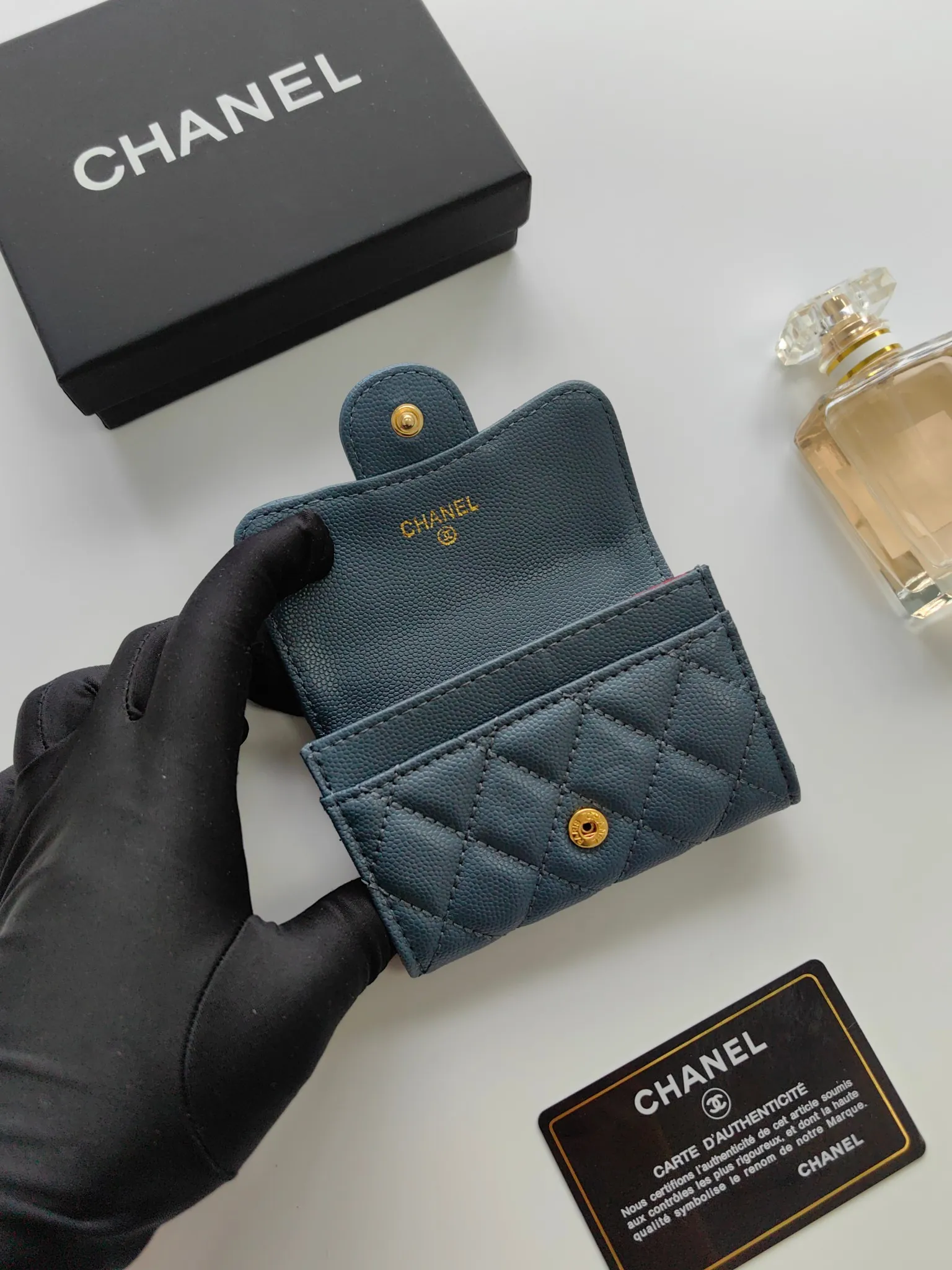 ￥130 CHANEL Chanel classic flap card holder. Imported sheepskin and caviar cowhide, card holder and coin purse integrated, with slip pocket on the back, model number: AP448, size: 7.5 × 11.3 × 2.1 cm
