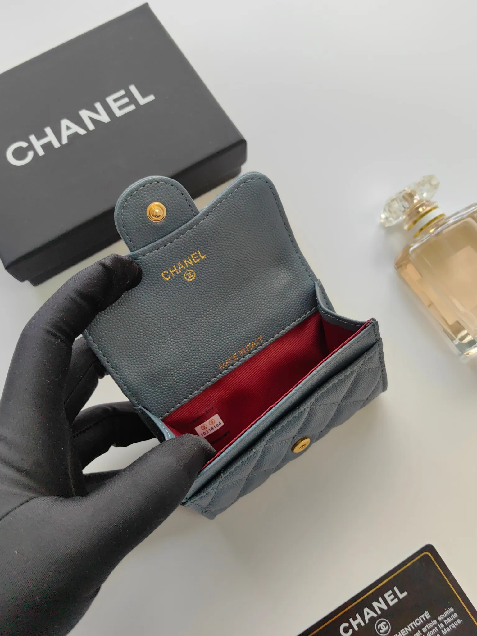 ￥130 CHANEL Chanel classic flap card holder. Imported sheepskin and caviar cowhide, card holder and coin purse integrated, with slip pocket on the back, model number: AP448, size: 7.5 × 11.3 × 2.1 cm