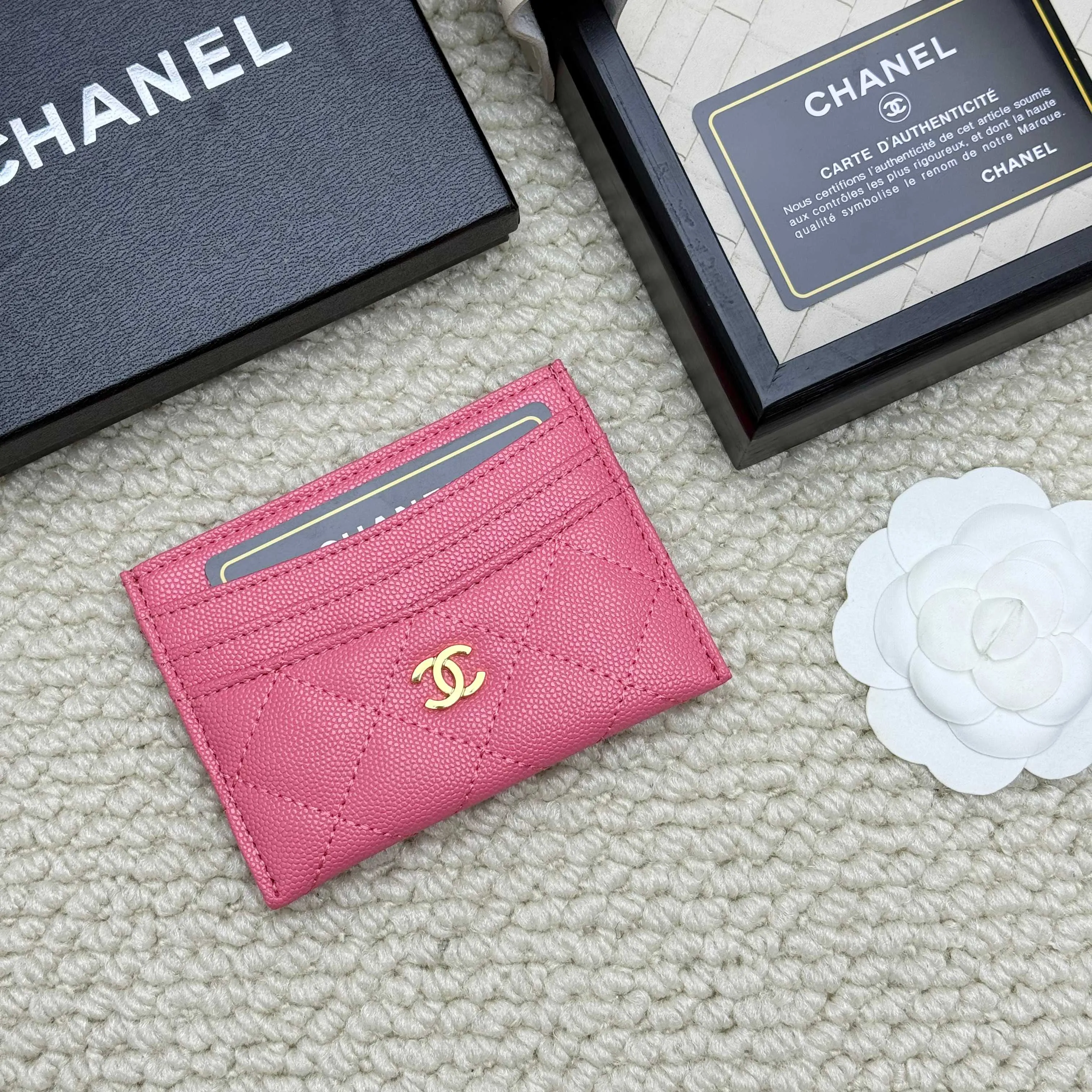 💰110 chanel 2025 new product card holder lambskin, seven card slots, can hold change, imported Italian lambskin + hardware logo, so beautiful, love it. The color is as shown in the picture, easy and fast storage, mini card holder No.: 4472 Size: w11×h10cm