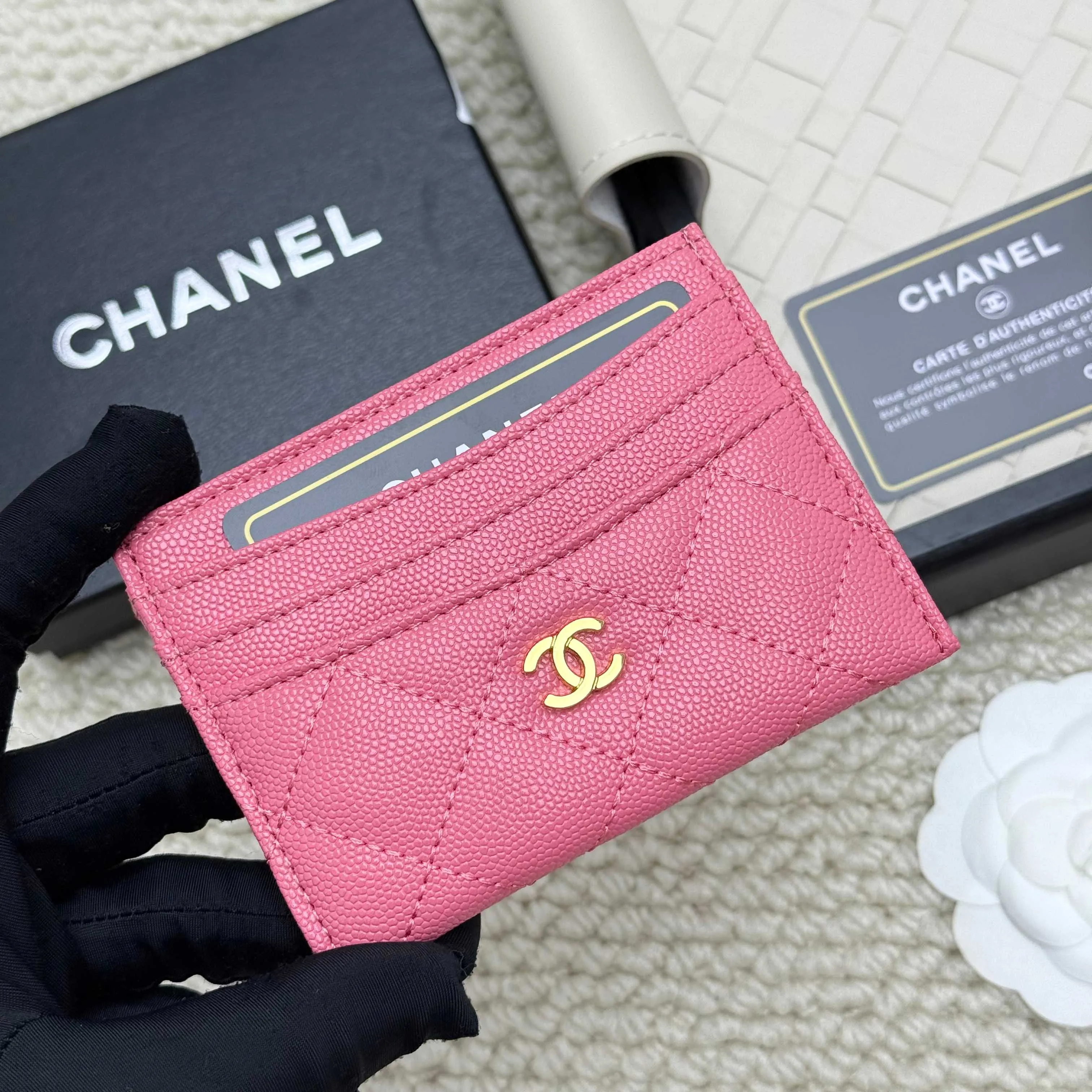 💰110 chanel 2025 new product card holder lambskin, seven card slots, can hold change, imported Italian lambskin + hardware logo, so beautiful, love it. The color is as shown in the picture, easy and fast storage, mini card holder No.: 4472 Size: w11×h10cm