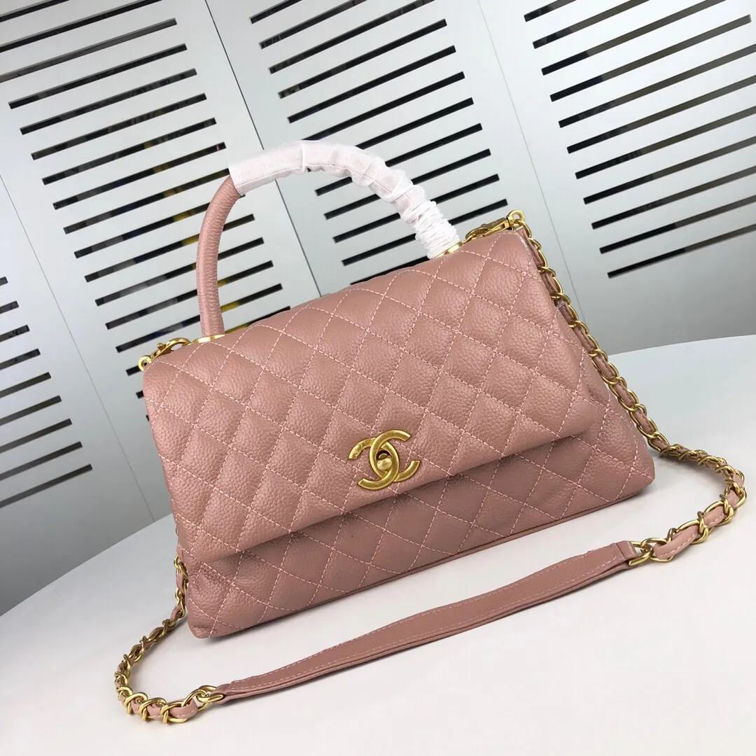 💰440￥Large pink Chanel💥Unique design buckle flap bag that can be used as a shoulder or hand carry🙌Purchased imported first-layer cowhide🐂Pebbled grainⓂ️Unique material with upgraded version of fully imported gilt hardware💍💍💍Top Top-notch masters😜Purely handcrafted and meticulously crafted😏You can dress up with a high-end [Chanel] to make you graceful and radiant💃Forever fashionable Style number: 92992, size: 28*17*9,