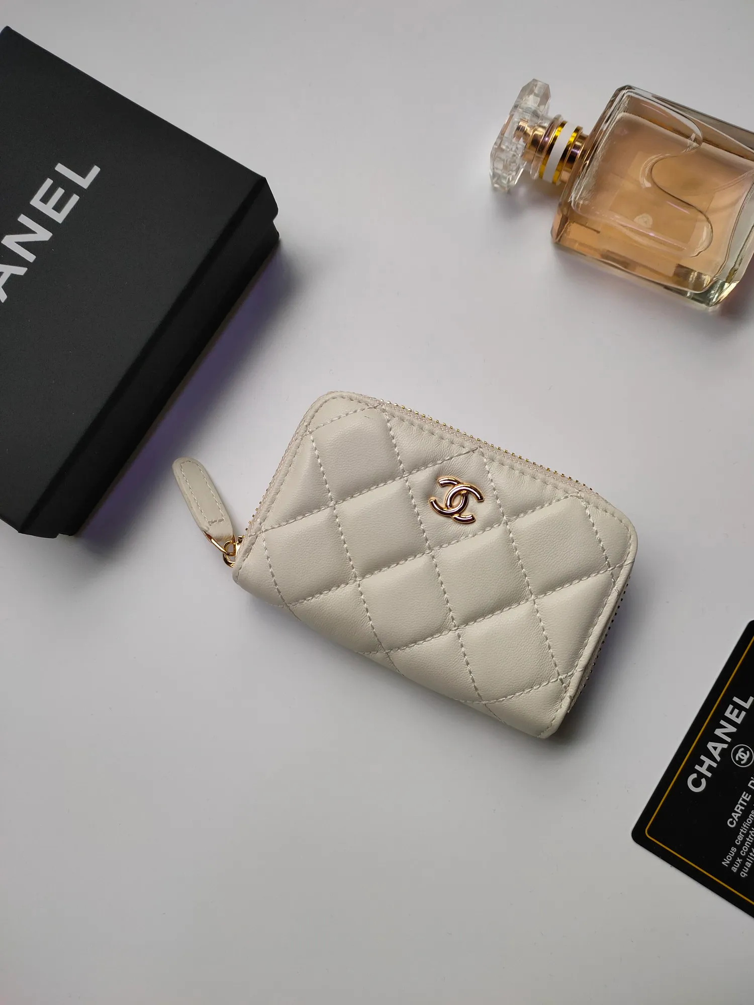 ￥110 Chanel card holder❤Coin purse️❤️Full leather inside and outside. Counter style. Impeccable workmanship details. Adhere to high quality. Style number: AP452 Size: 10x9cm