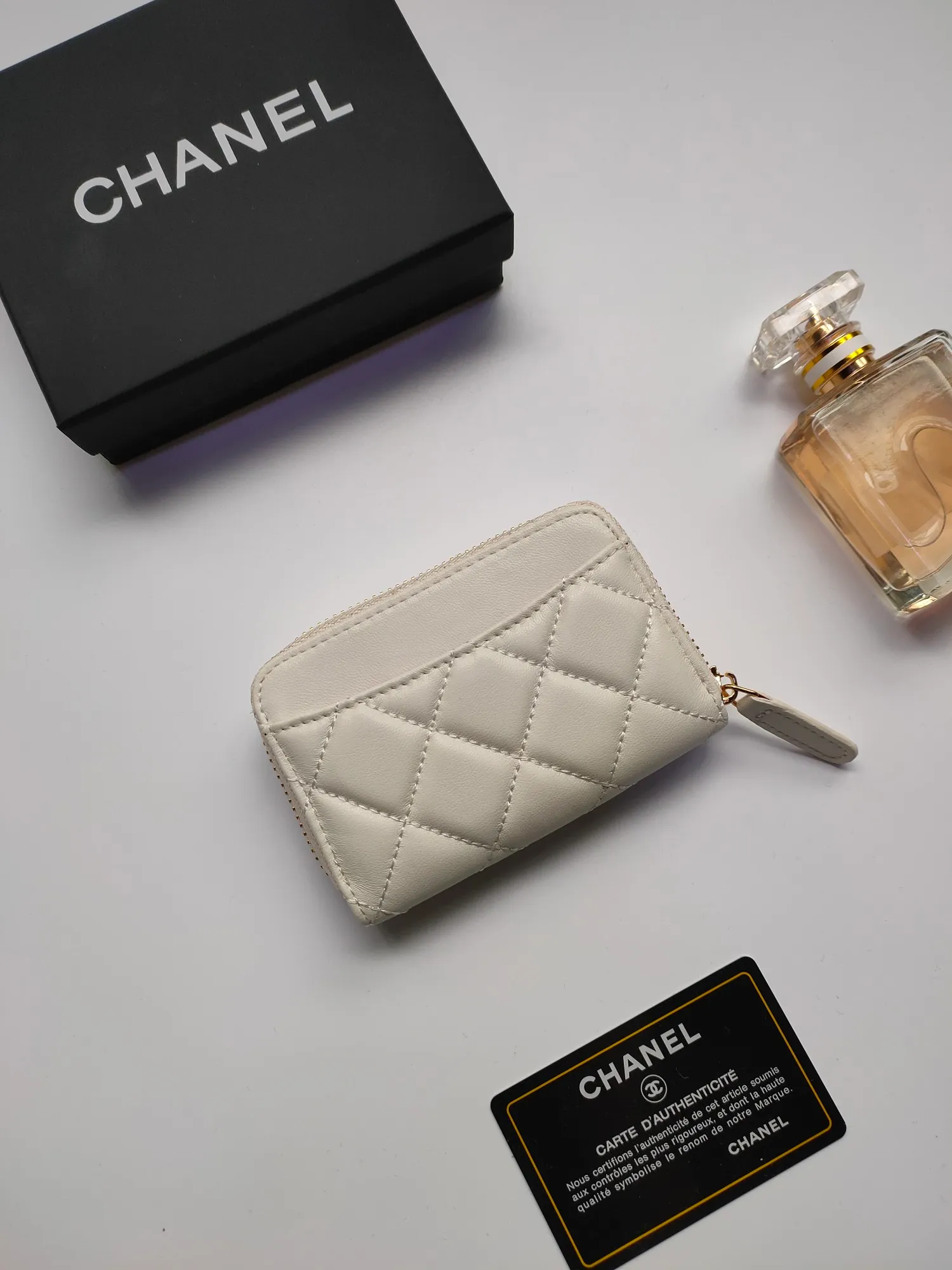 ￥110 Chanel card holder❤Coin purse️❤️Full leather inside and outside. Counter style. Impeccable workmanship details. Adhere to high quality. Style number: AP452 Size: 10x9cm