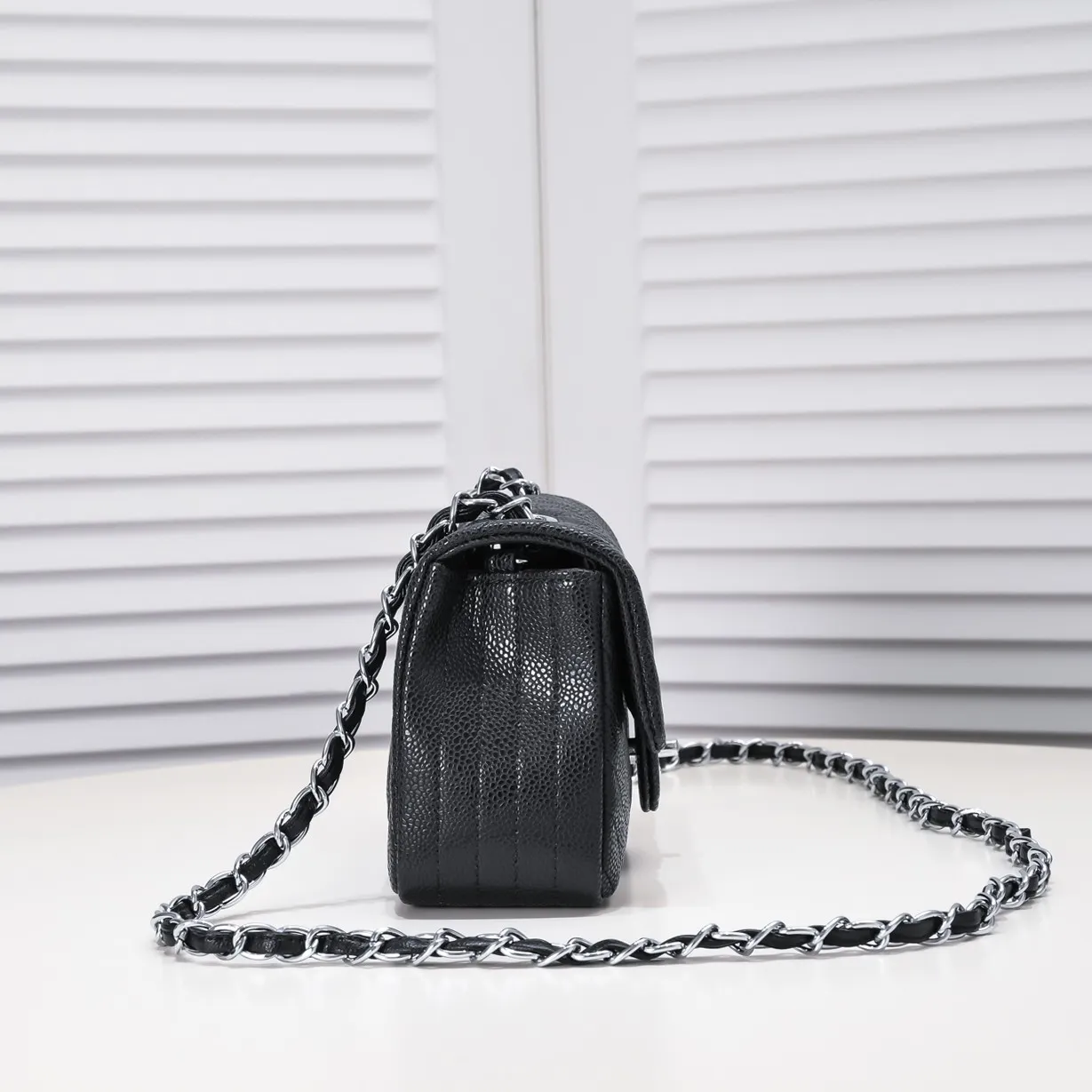 💰320￥Chanel mini small shoulder crossbody bag ✨Caviar cowhide, small and charming appearance design is similar to the CF style [hug] paired with a long Chanel chain shoulder strap, making little girls elegant and charming when going out [shy] full rhombus, straight lines, model number: 1116V caviar size: 20*12*7cm