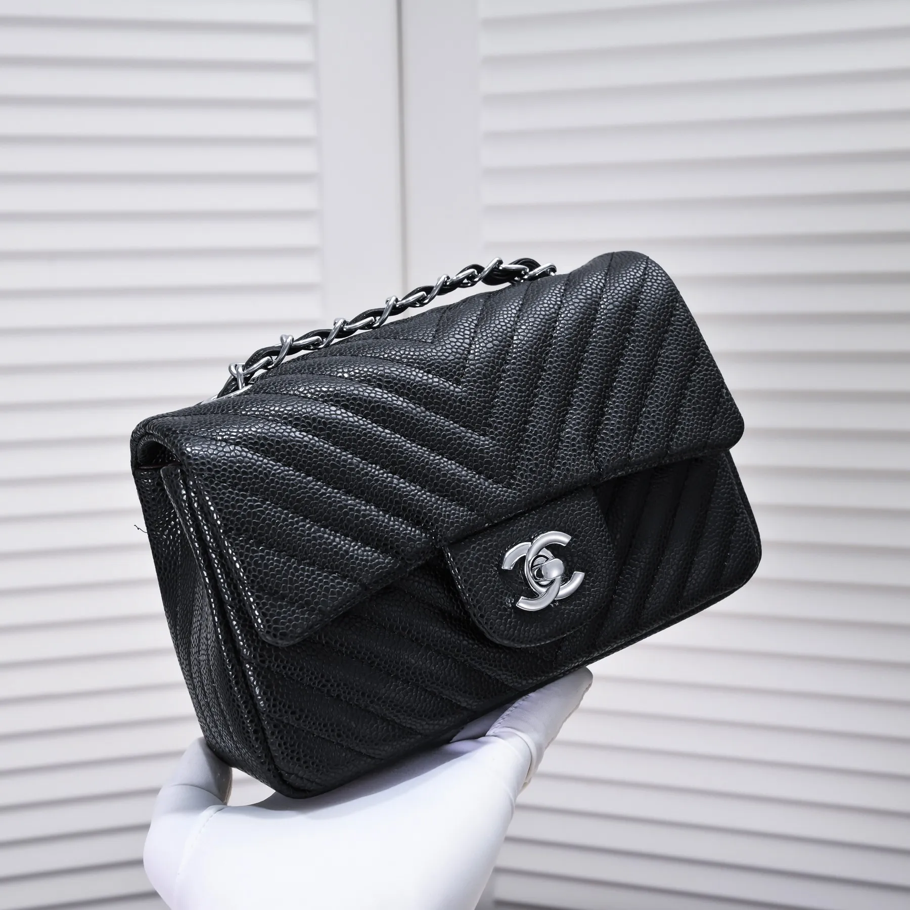 💰320￥Chanel mini small shoulder crossbody bag ✨Caviar cowhide, small and charming appearance design is similar to the CF style [hug] paired with a long Chanel chain shoulder strap, making little girls elegant and charming when going out [shy] full rhombus, straight lines, model number: 1116V caviar size: 20*12*7cm