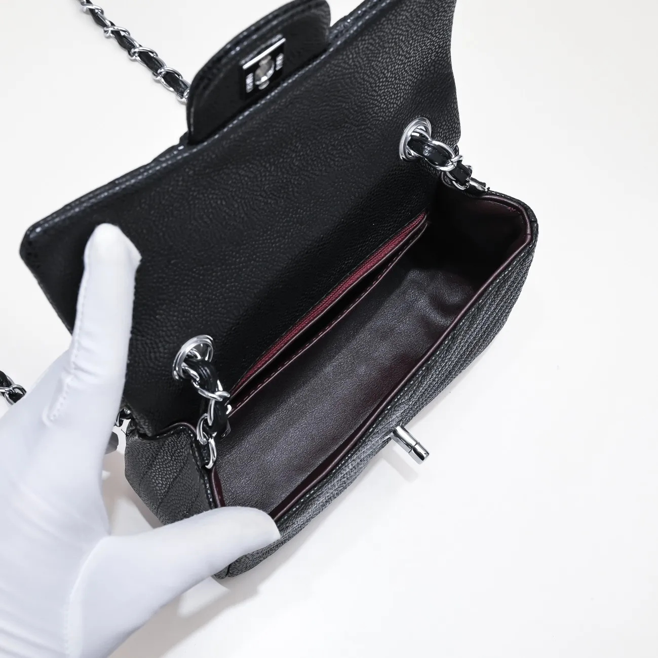 💰320￥Chanel mini small shoulder crossbody bag ✨Caviar cowhide, small and charming appearance design is similar to the CF style [hug] paired with a long Chanel chain shoulder strap, making little girls elegant and charming when going out [shy] full rhombus, straight lines, model number: 1116V caviar size: 20*12*7cm