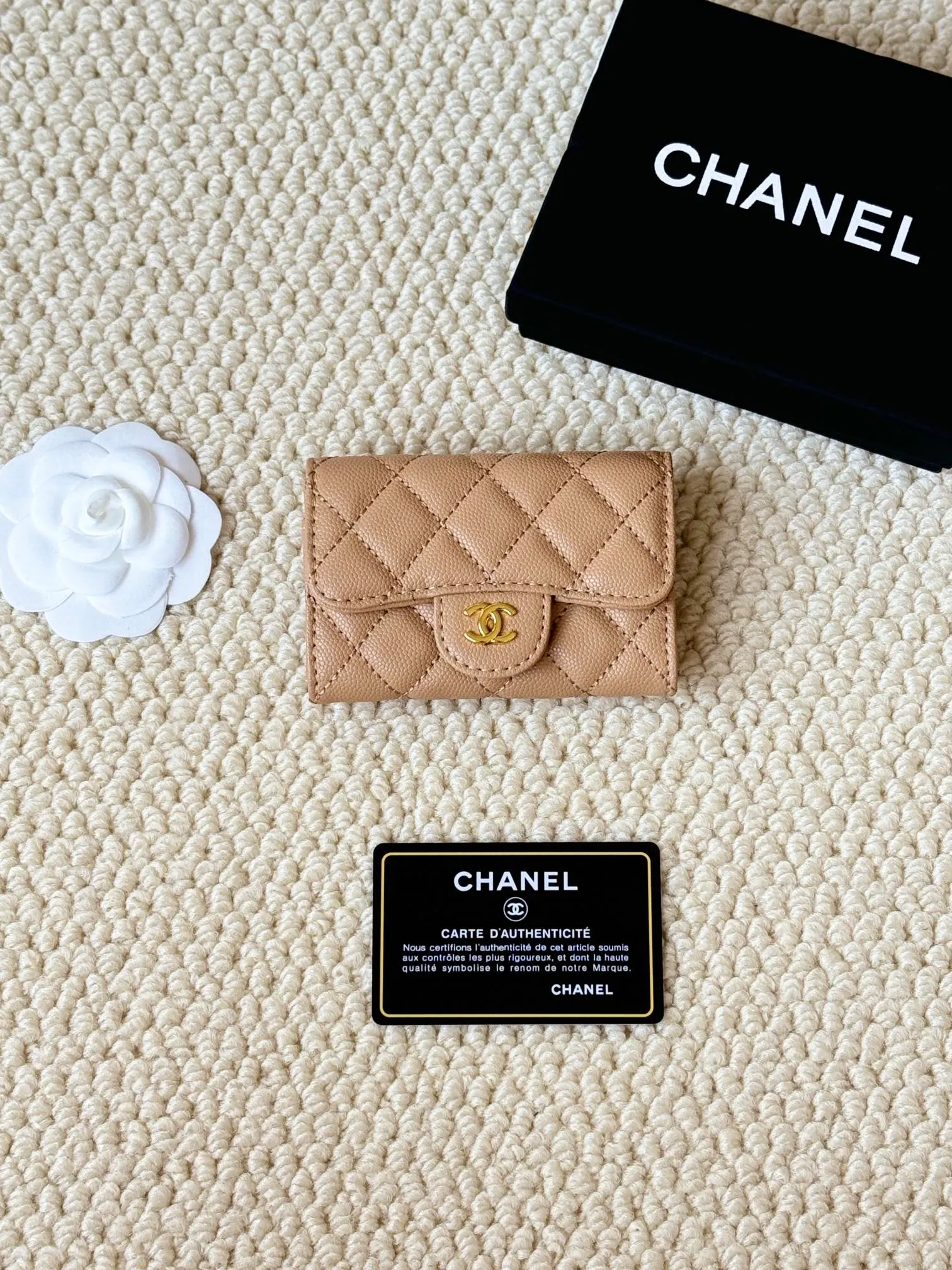 💰120 Style number: AP458chanel The most classic card holder, coin purse, Chanel classic flap card holder. Caviar cowhide, card holder and coin purse in one, with slip pocket on the back. Style number: AP458 Dimensions: 7.5 × 11.3 × 2.1 cm