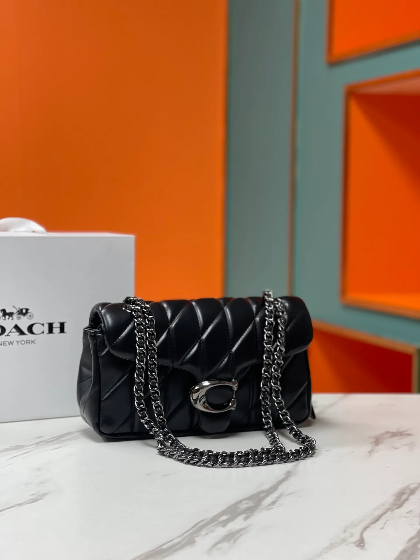 Top original order, batch 500💰Coach/Coach new model, new products synchronized at the counter, model CP400 Quilting Tabby chain tabby with quilting technology, cool dark buckle, low-key and high-end silver buckle. Choose a size and color you like. Size 26/15.