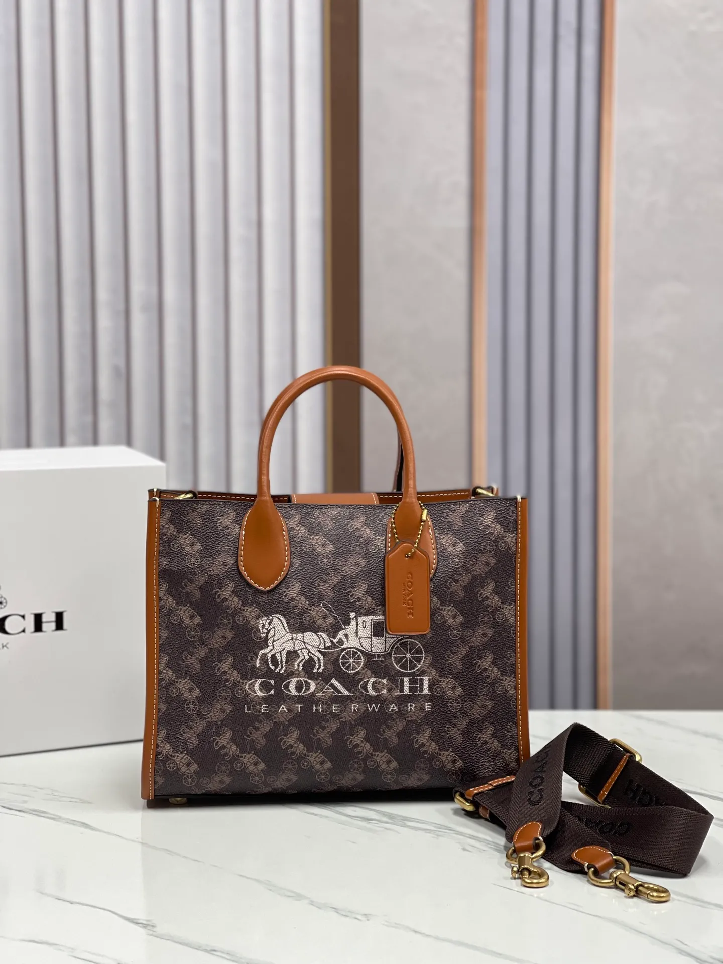 Batch 460💰coach/Coach new model CR680 counter new ACE carriage pattern women's tote bag single shoulder crossbody handheld tote bag double shoulder strap design size: 26X20.5X12