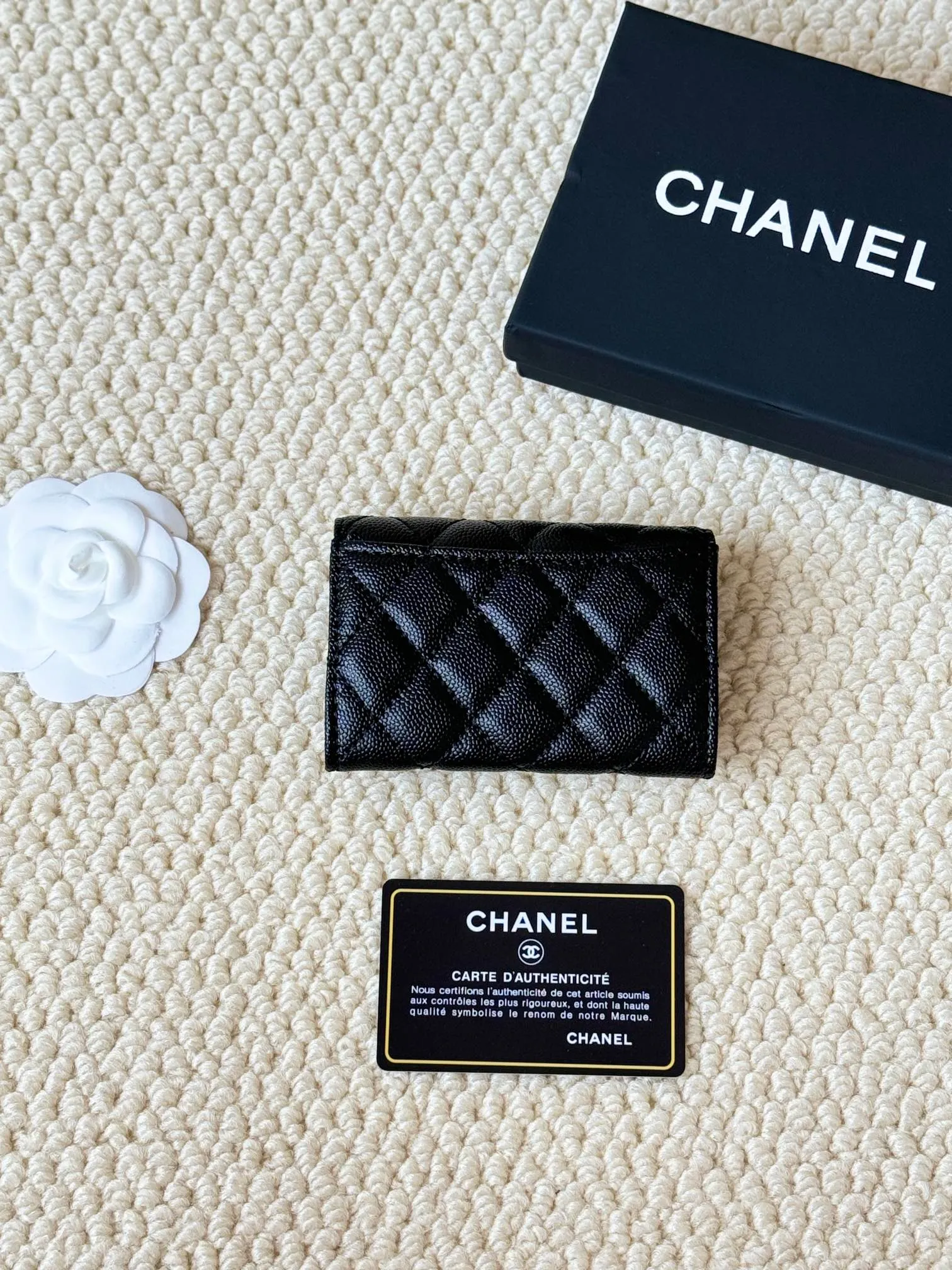 💰120 Style number: AP458chanel The most classic card holder, coin purse, Chanel classic flap card holder. Caviar cowhide, card holder and coin purse in one, with slip pocket on the back. Size: 7.5 × 11.3 × 2.1 cm