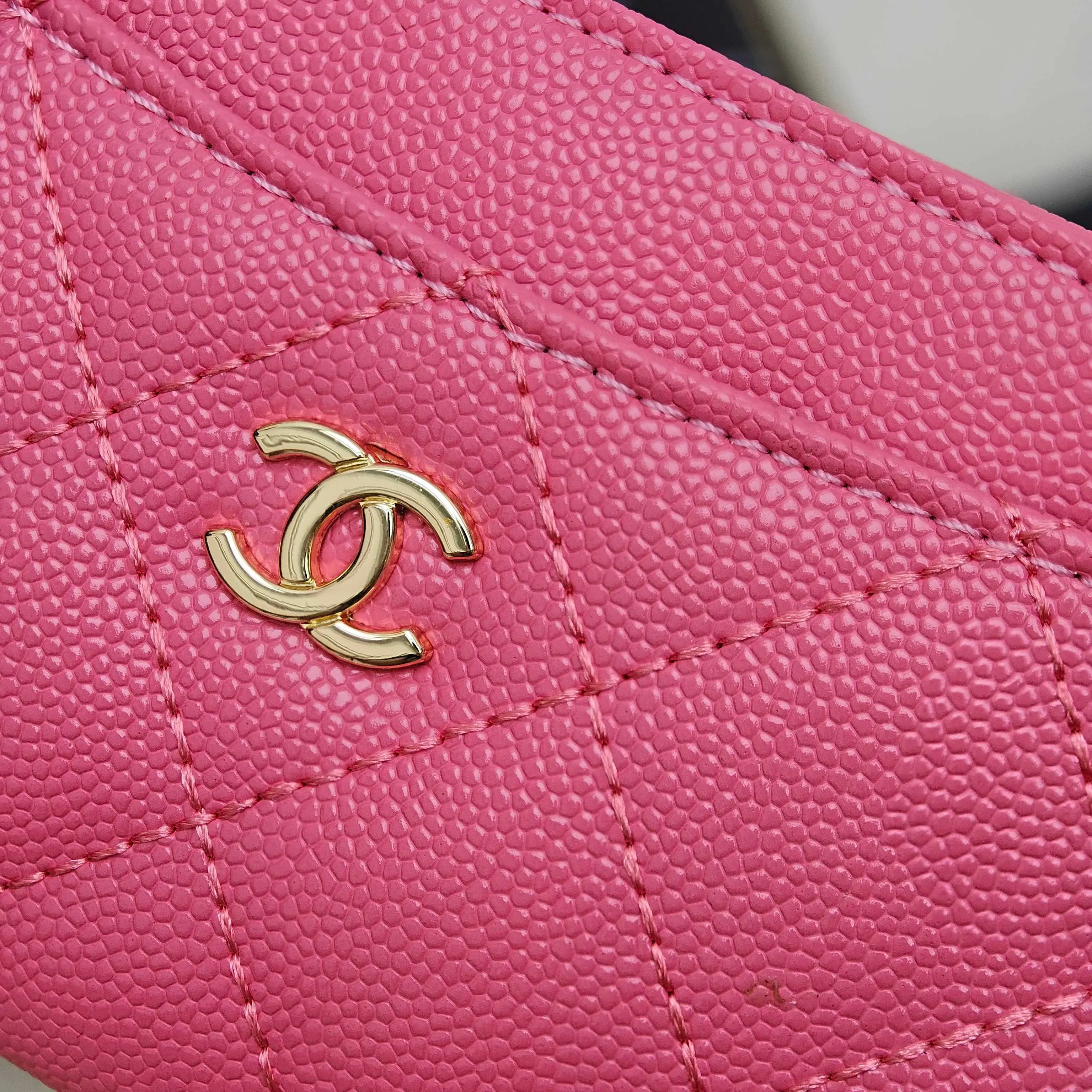 💰100Chanel Chanel counter classic card holder Model number: AP456 Made of cowhide caviar, a classic and timeless mini card holder. Super cute😍 Size: 7.5×11.2×0.5cm Fine workmanship and high-end quality