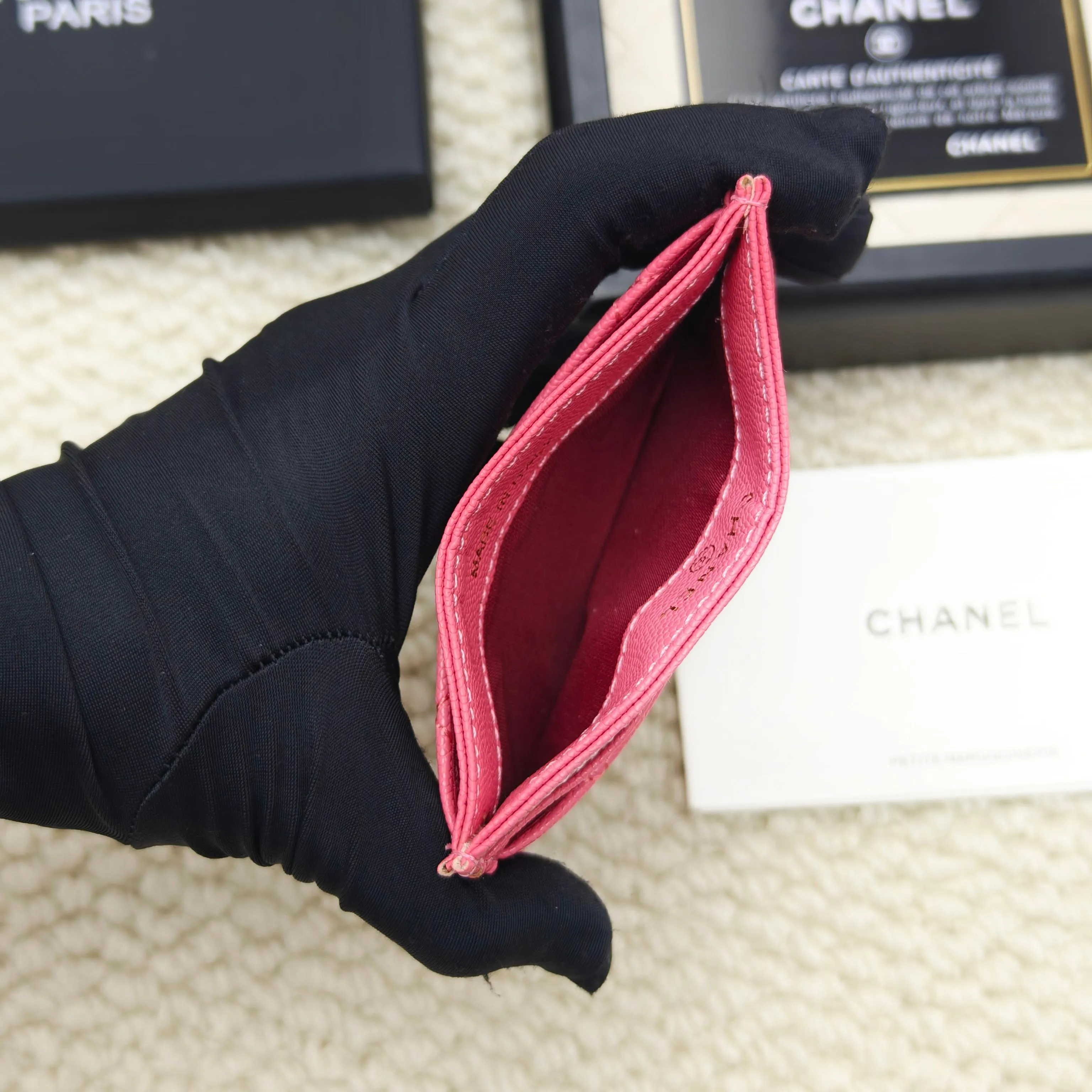 💰100Chanel Chanel counter classic card holder Model number: AP456 Made of cowhide caviar, a classic and timeless mini card holder. Super cute😍 Size: 7.5×11.2×0.5cm Fine workmanship and high-end quality