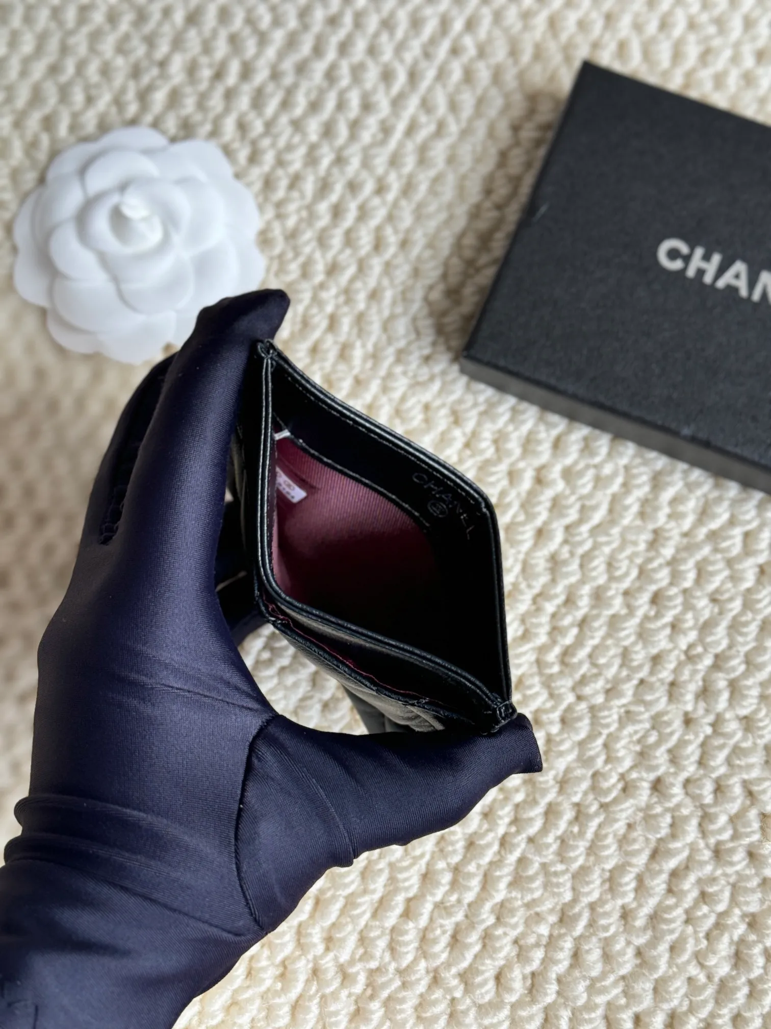 💰100Chanel Chanel counter classic card holder Model number: AP456 Made of sheepskin, a classic and timeless mini card holder. Super cute😍 Size: 7.5×11.2×0.5cm Fine workmanship and high-end quality