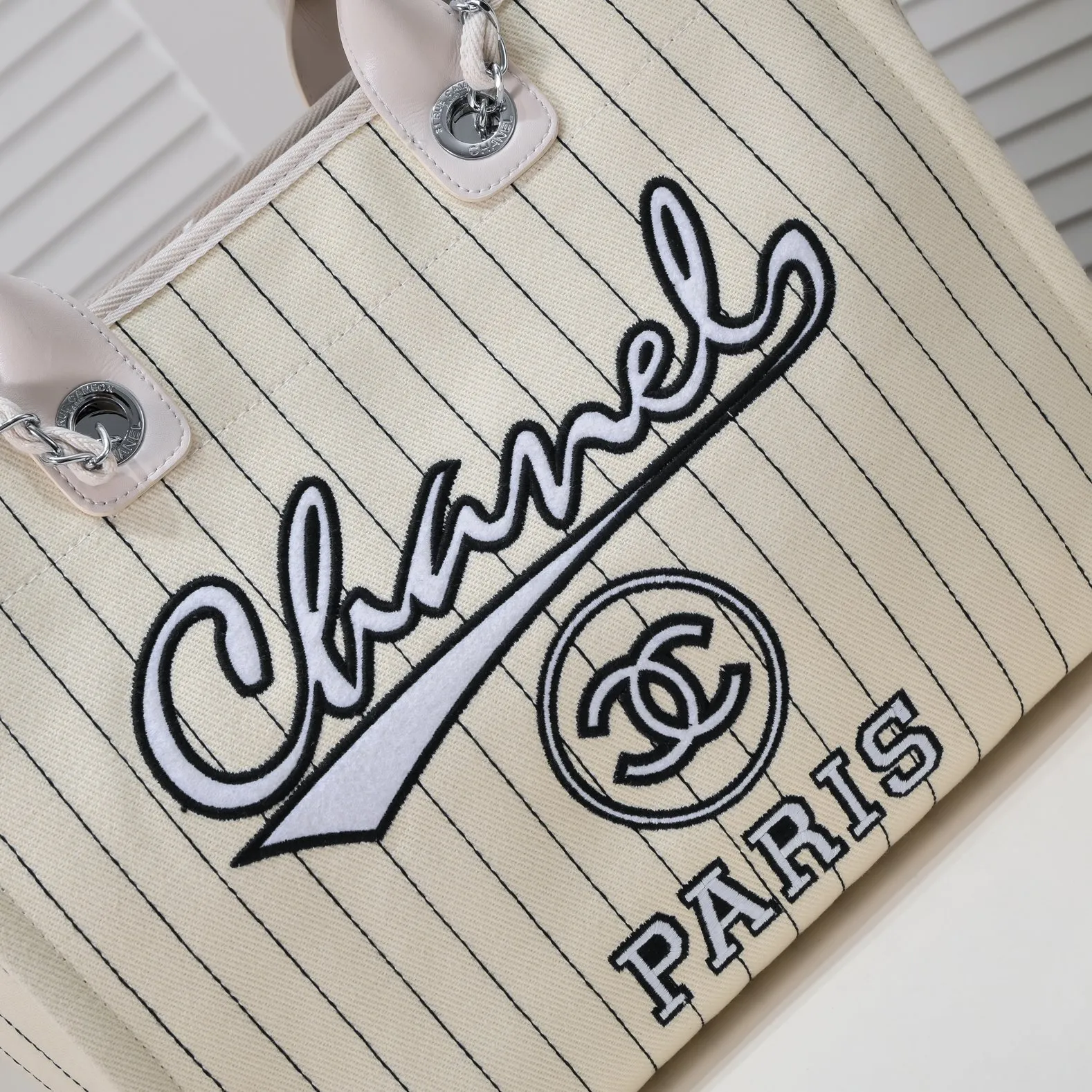 💰420￥White👑Chanel 2023 new beach bag denim bag🎉🎉Women's shoulder portable shopping bag large capacity mommy fashion simple chain bag✅✅✅👍👍 Style number: 67178-8 Size: top width 48/bottom width 38/height 30/thickness 14 cm