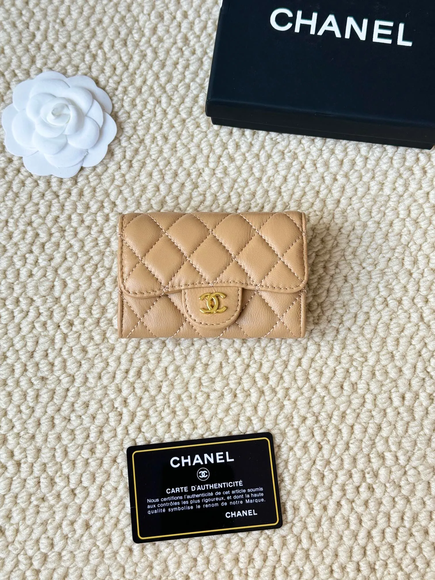 💰120 chanel lambskin model number: AP458 The most classic card holder, coin purse, Chanel classic flap card holder. Sheepskin series card holder and coin purse in one, with slip pocket on the back. Size: 7.5 × 11.3 × 2.1 cm