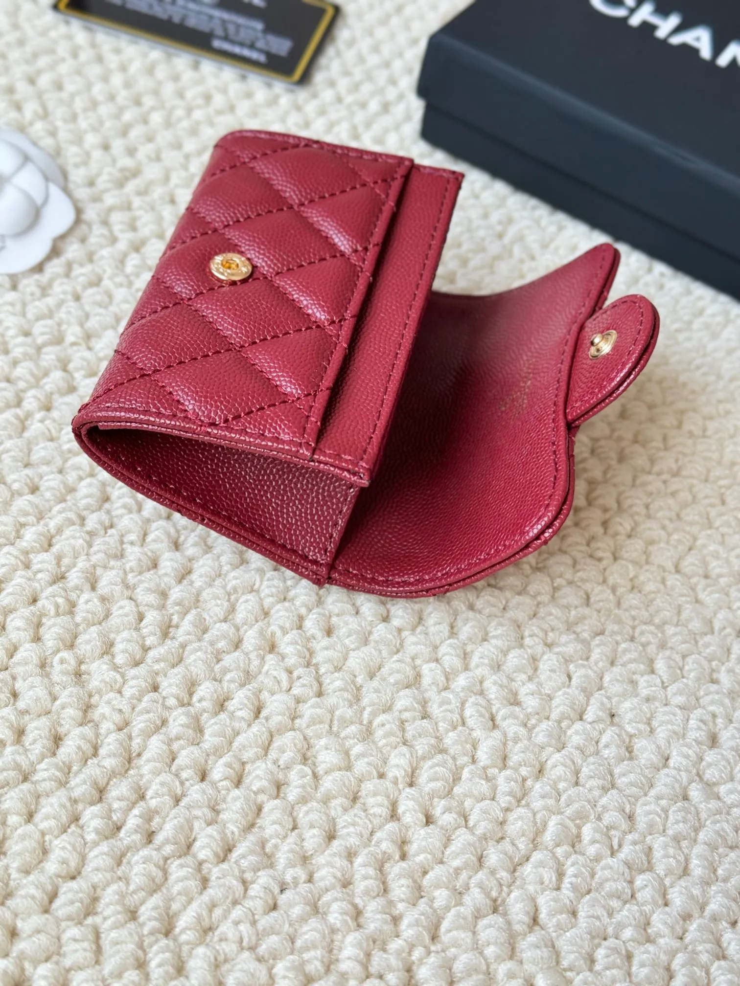 💰120 Style number: AP458chanel The most classic card holder, coin purse, Chanel classic flap card holder. Caviar cowhide, card holder and coin purse in one, with slip pocket on the back. Size: 7.5 × 11.3 × 2.1 cm