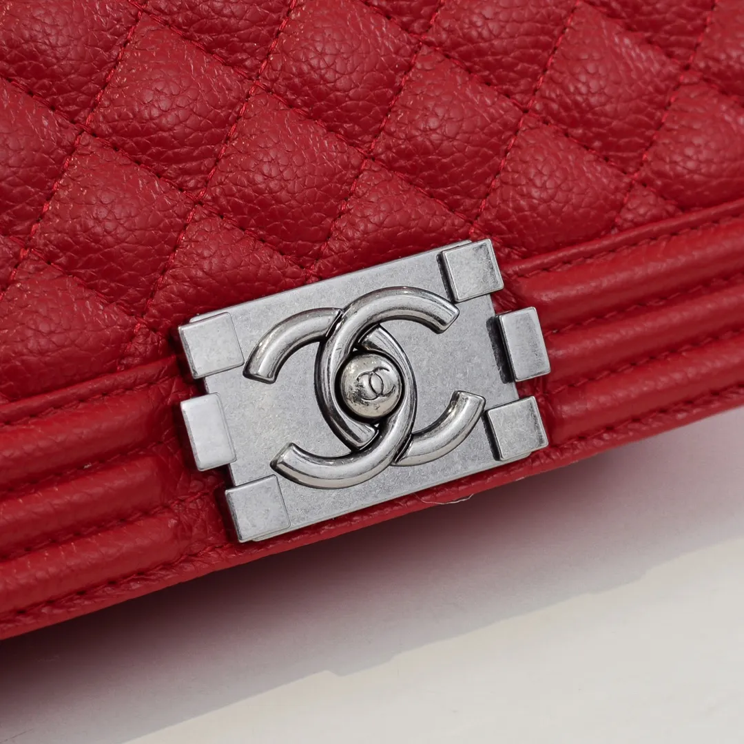 💰460￥ "Full leather inside and out with original hardware" Chanel👑 Using imported first-layer cowhide with lychee pattern [color] [lightning] thickened electroplated hardware accessories🌈The workmanship is comparable to the original order💪The bottom can be pinched and rebounded without trace, absolutely spot-on and real-life, fashionable and durable💪💪High-end quality, no pressure in and out of the drill cabinet💏, size 25*15*8cm Style number: 67086
