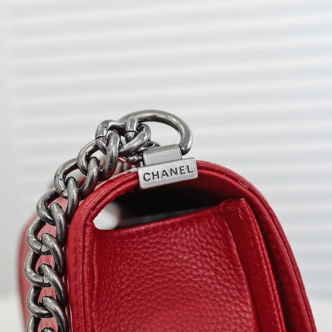 💰460￥ "Full leather inside and out with original hardware" Chanel👑 Using imported first-layer cowhide with lychee pattern [color] [lightning] thickened electroplated hardware accessories🌈The workmanship is comparable to the original order💪The bottom can be pinched and rebounded without trace, absolutely spot-on and real-life, fashionable and durable💪💪High-end quality, no pressure in and out of the drill cabinet💏, size 25*15*8cm Style number: 67086
