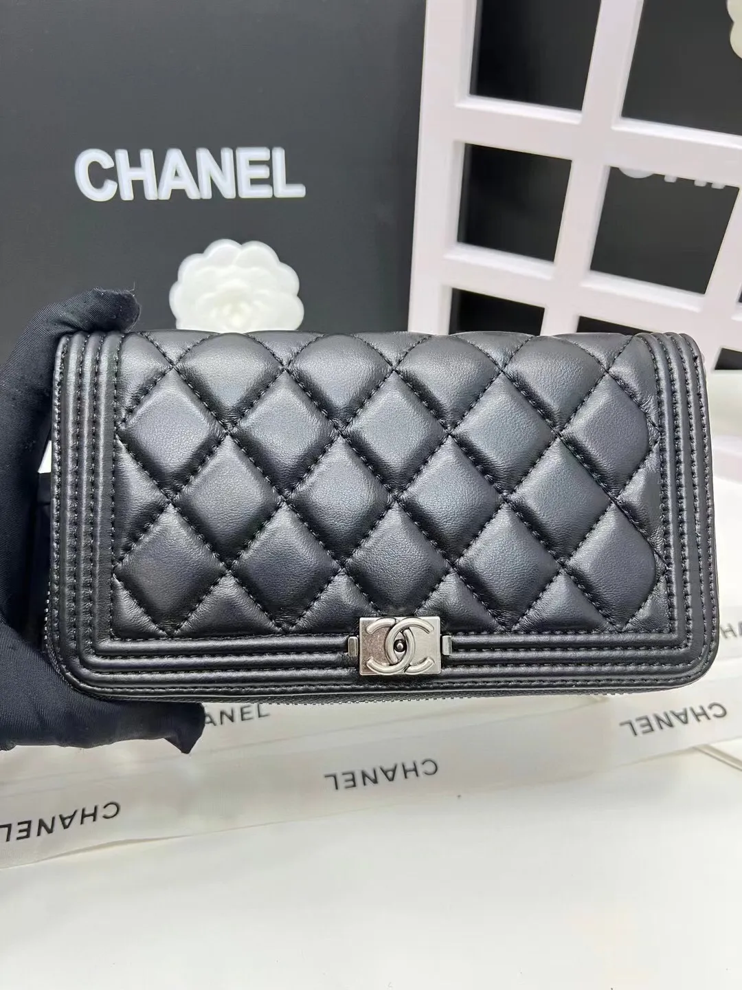 Upgraded version💋leboy series small grain ball grain cowhide vs sheepskin🍃gold and silver buckle.Chanel 🆕new color snap button 20% off long wallet, [satisfied][satisfied] original order quality exquisite lock buckle, exquisite stitching workmanship 8 card slots with the latest packaging 80286🍃Size: 19cm💰180