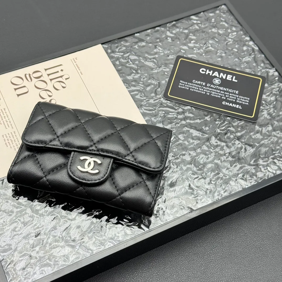 💰130 💎Top quality 💖 𝑪𝑯𝑨𝑵𝑬𝑳 Sheep pattern black/silver gold 💌 First layer cowhide Chanel wallet 👛 CHANEL Classic Series Many new CF card holders have arrived! This card holder has an extra card pocket at the back than the previous classic card holder❤️You can store cards and coins separately😊A very practical coin purse❤️Model number: AP458 Size: 11*8.5*3