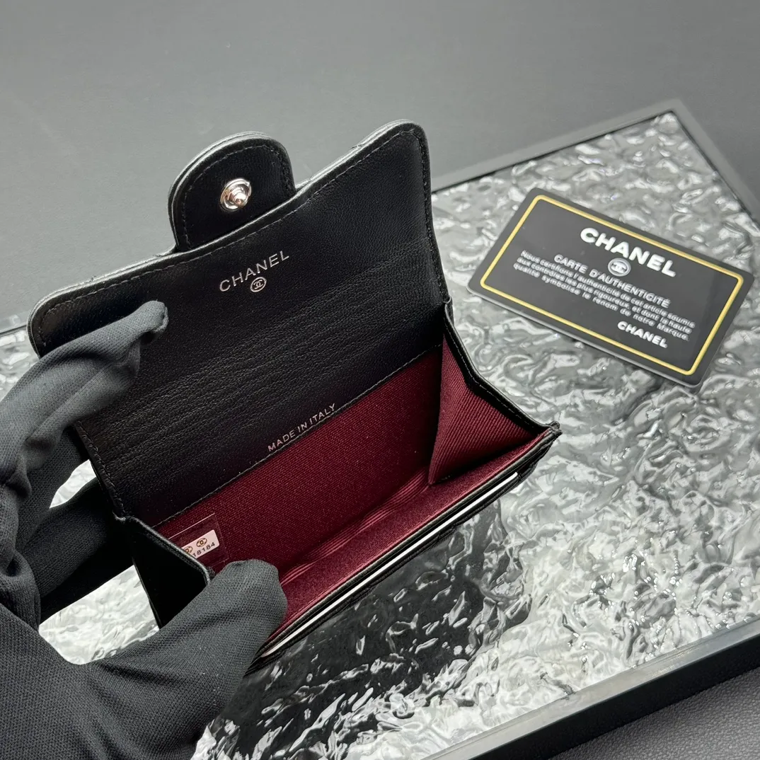 💰130 💎Top quality 💖 𝑪𝑯𝑨𝑵𝑬𝑳 Sheep pattern black/silver gold 💌 First layer cowhide Chanel wallet 👛 CHANEL Classic Series Many new CF card holders have arrived! This card holder has an extra card pocket at the back than the previous classic card holder❤️You can store cards and coins separately😊A very practical coin purse❤️Model number: AP458 Size: 11*8.5*3