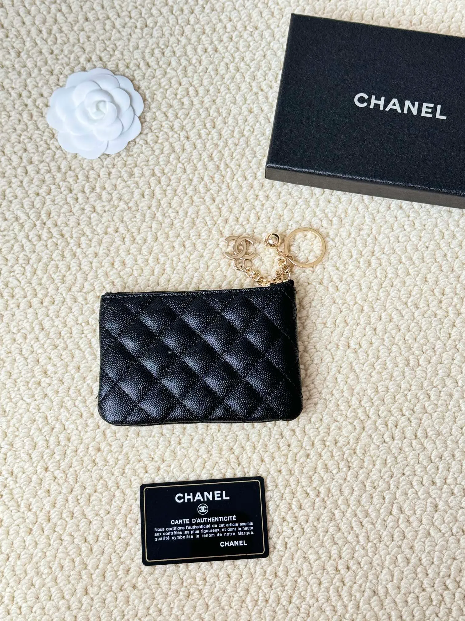 💰130 chanel cowhide caviar pendant coin purse💦 Style number: A50168 Classic small carry-on bag, one of the most practical bags in the era of mobile payment, cards, change, keys and lipstick in one package, cute, practical and connotative, nice card holder, key bag, coin purse, lipstick bag Reference size: 9.5×15×0.5cm