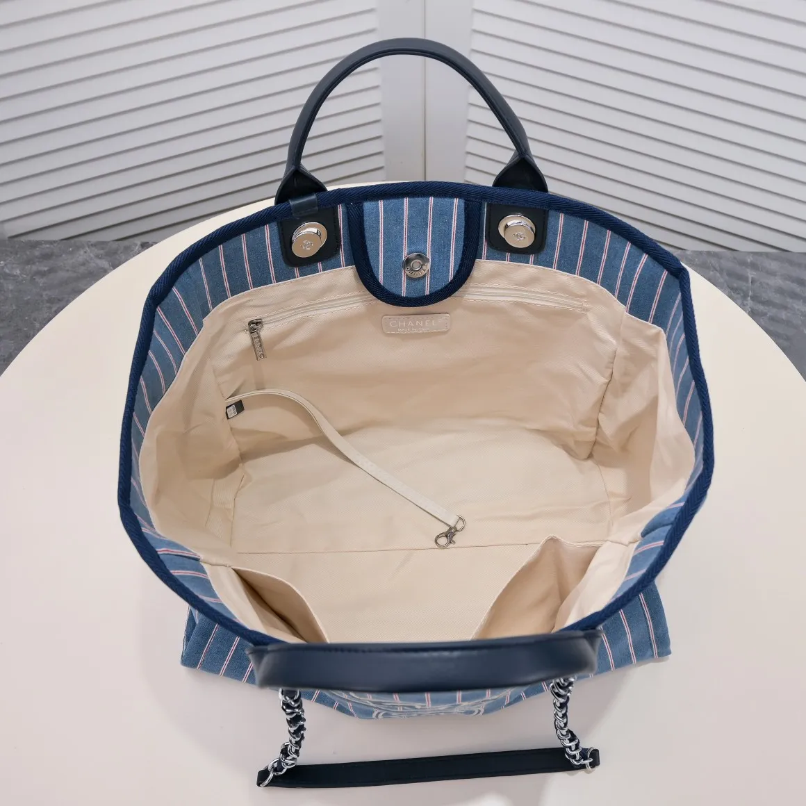 💰400￥👑Chanel 2022 new beach bag denim bag🎉🎉Women's shoulder portable shopping bag large capacity mommy fashion simple chain bag✅✅✅👍👍 Style number: 67178-7 Size: top width 48/bottom width 38/height 30/thickness 14 cm