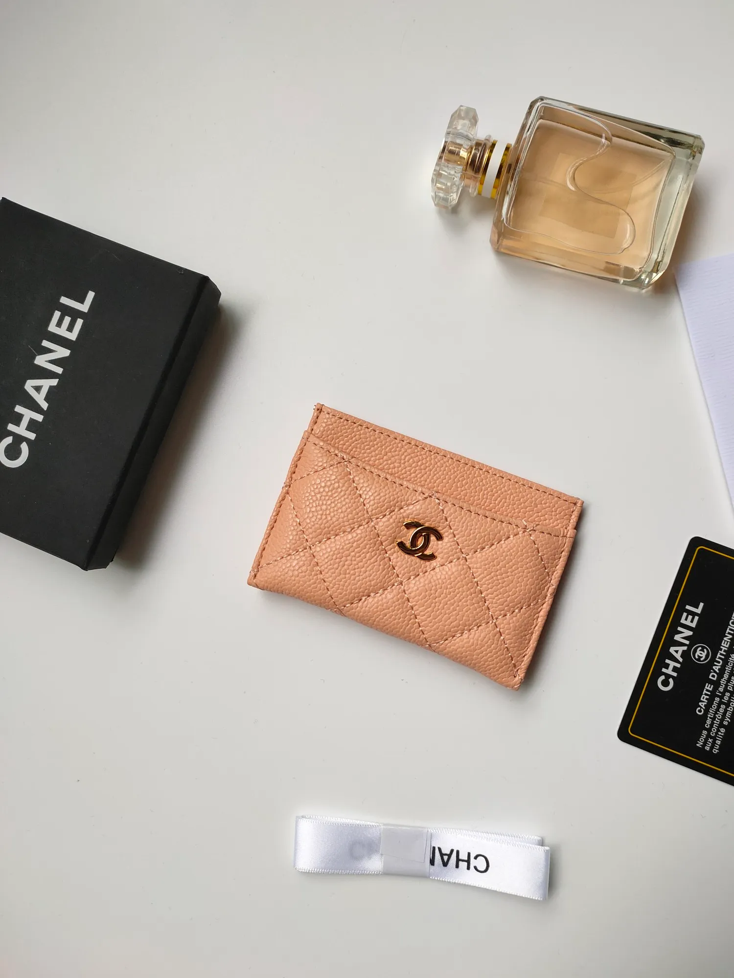 💰90 CHANEL Chanel counter card holder👍Model number: AP446 Size: 7.5×11.2×0.5cm Caviar cowhide on the outside + sheepskin on the inside + gold hardware😍😍Fine workmanship High-end quality [Rose] Complete accessories