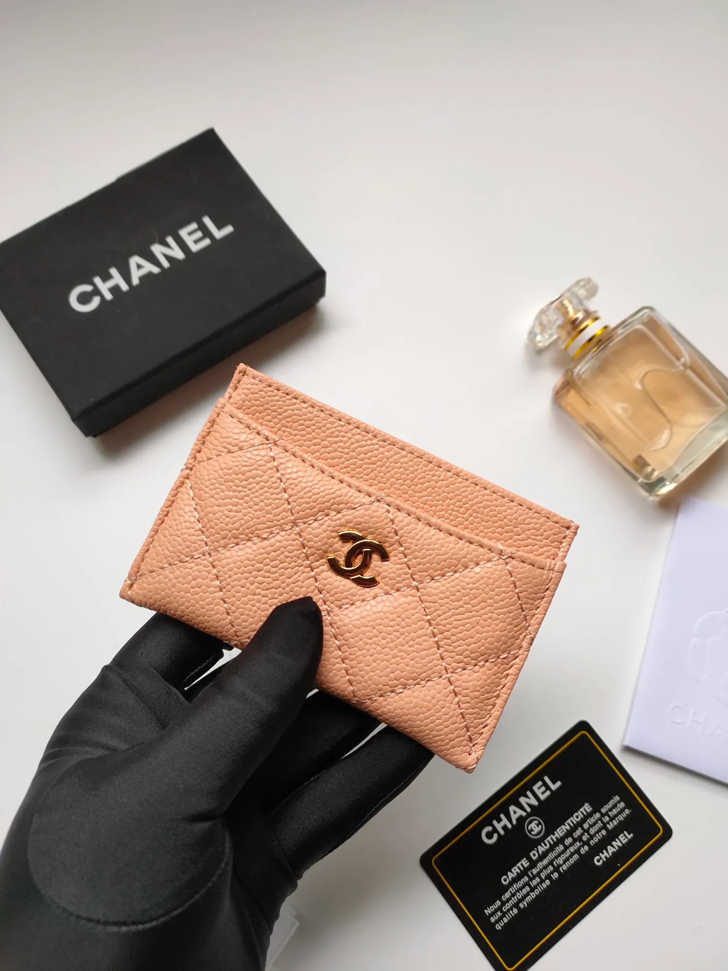💰90 CHANEL Chanel counter card holder👍Model number: AP446 Size: 7.5×11.2×0.5cm Caviar cowhide on the outside + sheepskin on the inside + gold hardware😍😍Fine workmanship High-end quality [Rose] Complete accessories