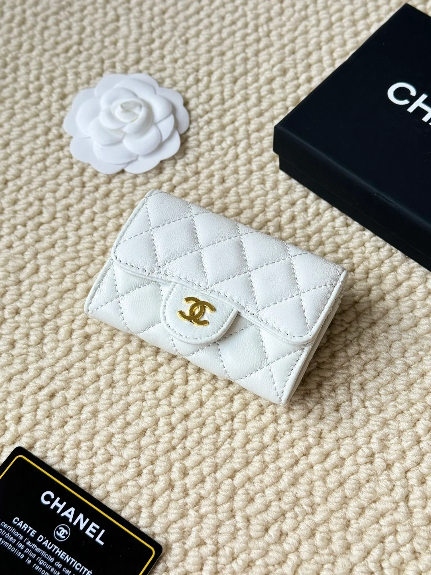 💰120 chanel lambskin model number: AP458 The most classic card holder, coin purse, Chanel classic flap card holder. Sheepskin series card holder and coin purse in one, with slip pocket on the back. Size: 7.5 × 11.3 × 2.1 cm