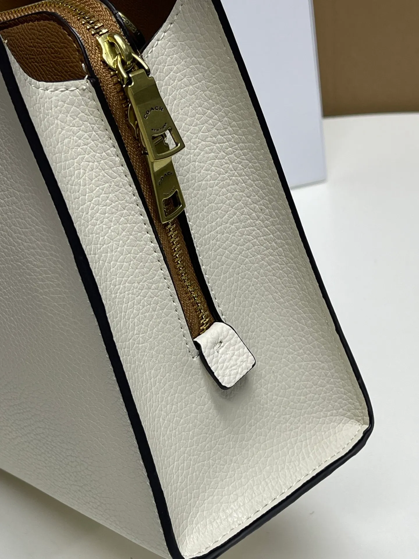 Top original order batch 460💰COACH/Coach new women's classic logo CJ806 CARTER CARRYALL No. 28 handbag, size 28 20 10