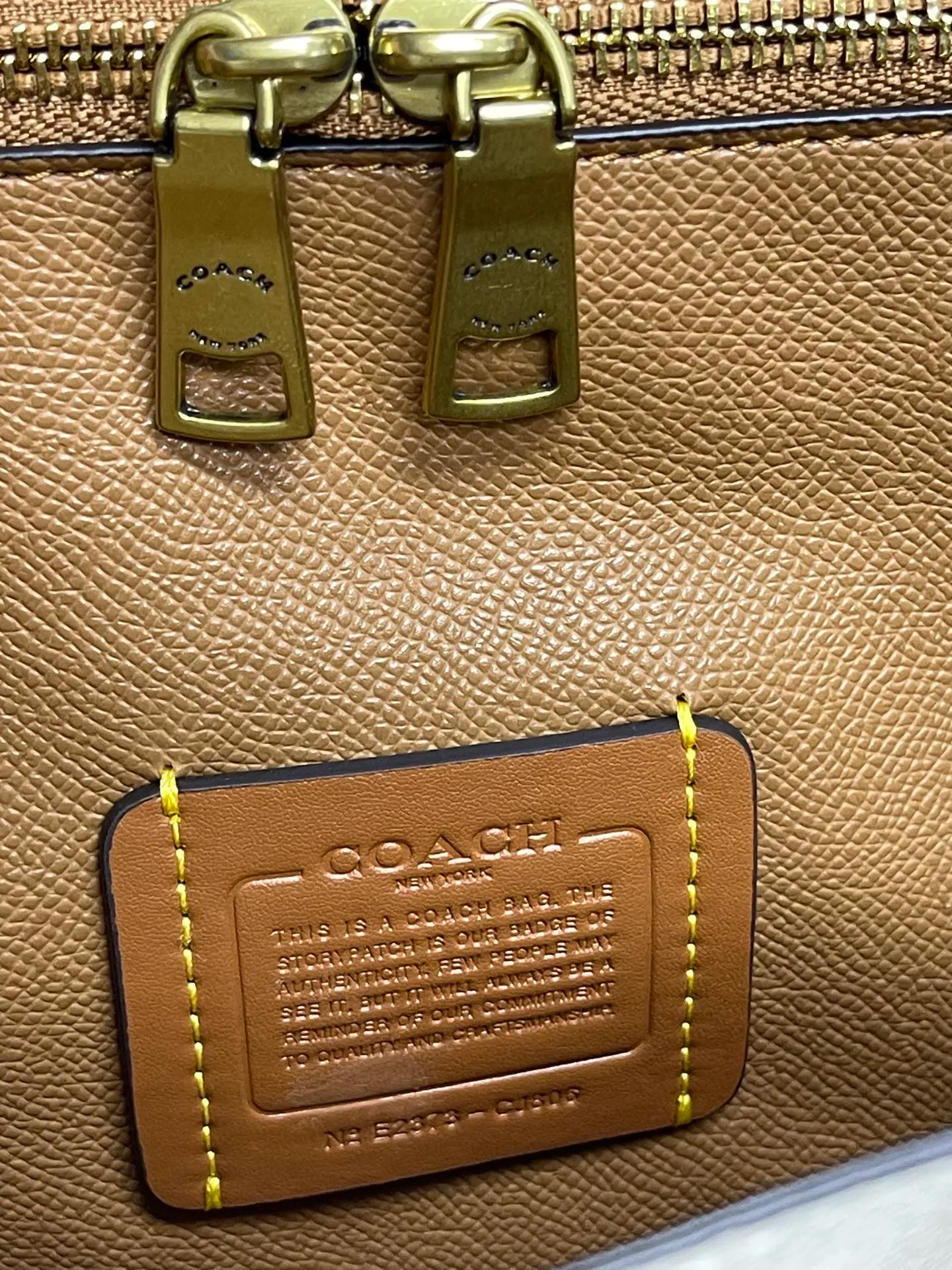 Top original order batch 460💰COACH/Coach new women's classic logo CJ806 CARTER CARRYALL No. 28 handbag, size 28 20 10