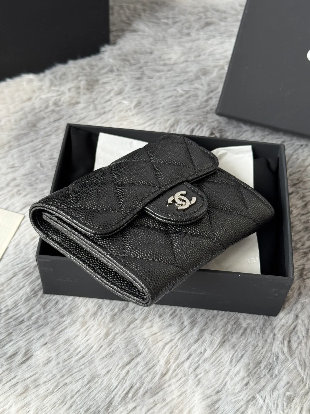 💰360💰Upgraded version of CHANEL. Classic cf card holder 💦Model No. A31504 Top-grade leather hardware, rhombus pattern. Original quality! The details are so beautiful and the complete package! Size 8.5*12.5*2.5 color as shown in the picture