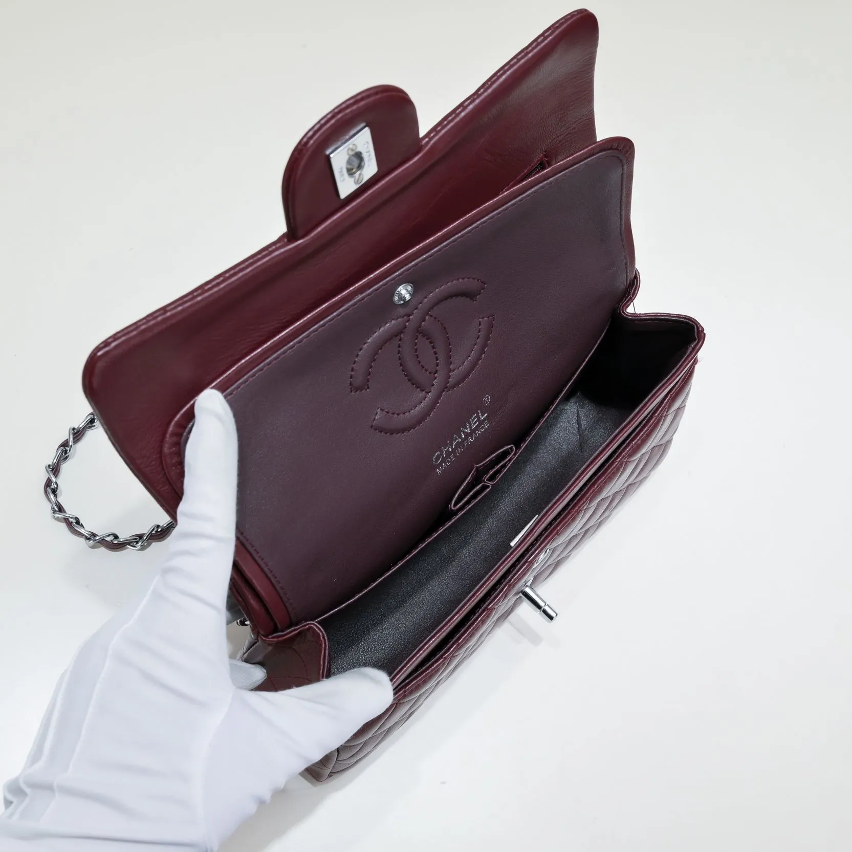 💰400￥Maroon Chanel🔥Exclusive quality real shot shipment✈️Official website updated simultaneously👑Chanel sheep pattern classic style with original hardware, summer style is coming💋CHANEL ‼ ️Crossbody bag, sheepskin with red lining🌸‼ ️ 🙈Fashion new favorite🙈 Size: 25.5*16*6.5. Style number: 1112 sheepskin