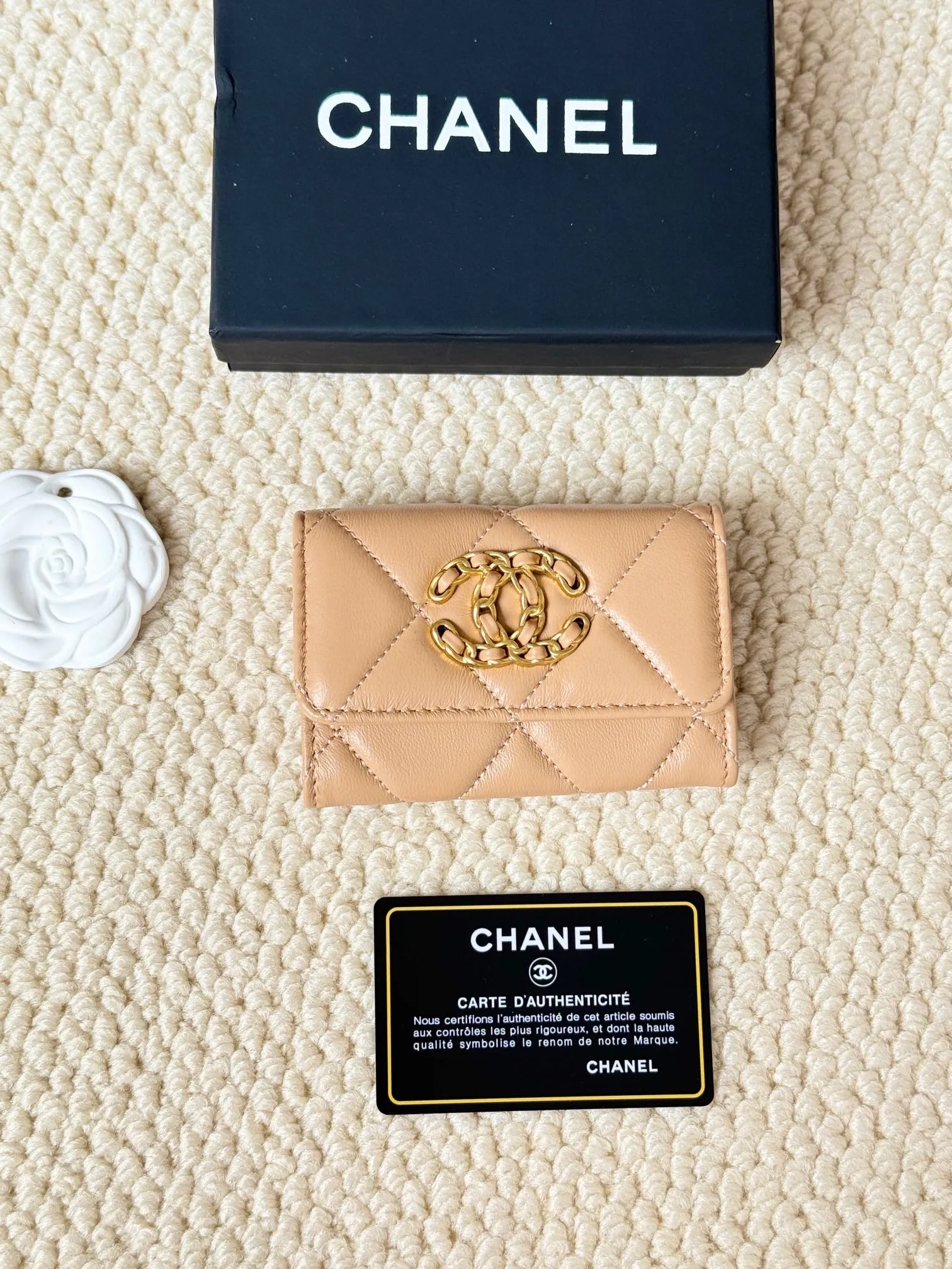 💰130 model number AP3610 CHANEL new flap coin purse. This year’s latest logo is paired with rhombus, lambskin and retro hardware... This card holder has a large capacity. It can hold about 1,000 yuan at a 20% discount of 100 yuan, and it can also hold 2.3 cards, which is very practical! Size 11*8.5*3cm