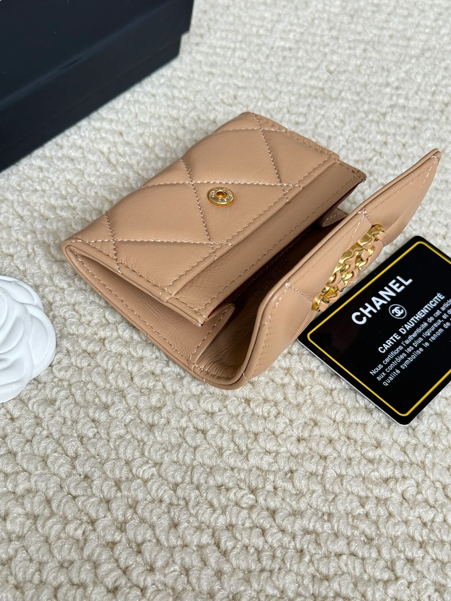 💰130 model number AP3610 CHANEL new flap coin purse. This year’s latest logo is paired with rhombus, lambskin and retro hardware... This card holder has a large capacity. It can hold about 1,000 yuan at a 20% discount of 100 yuan, and it can also hold 2.3 cards, which is very practical! Size 11*8.5*3cm