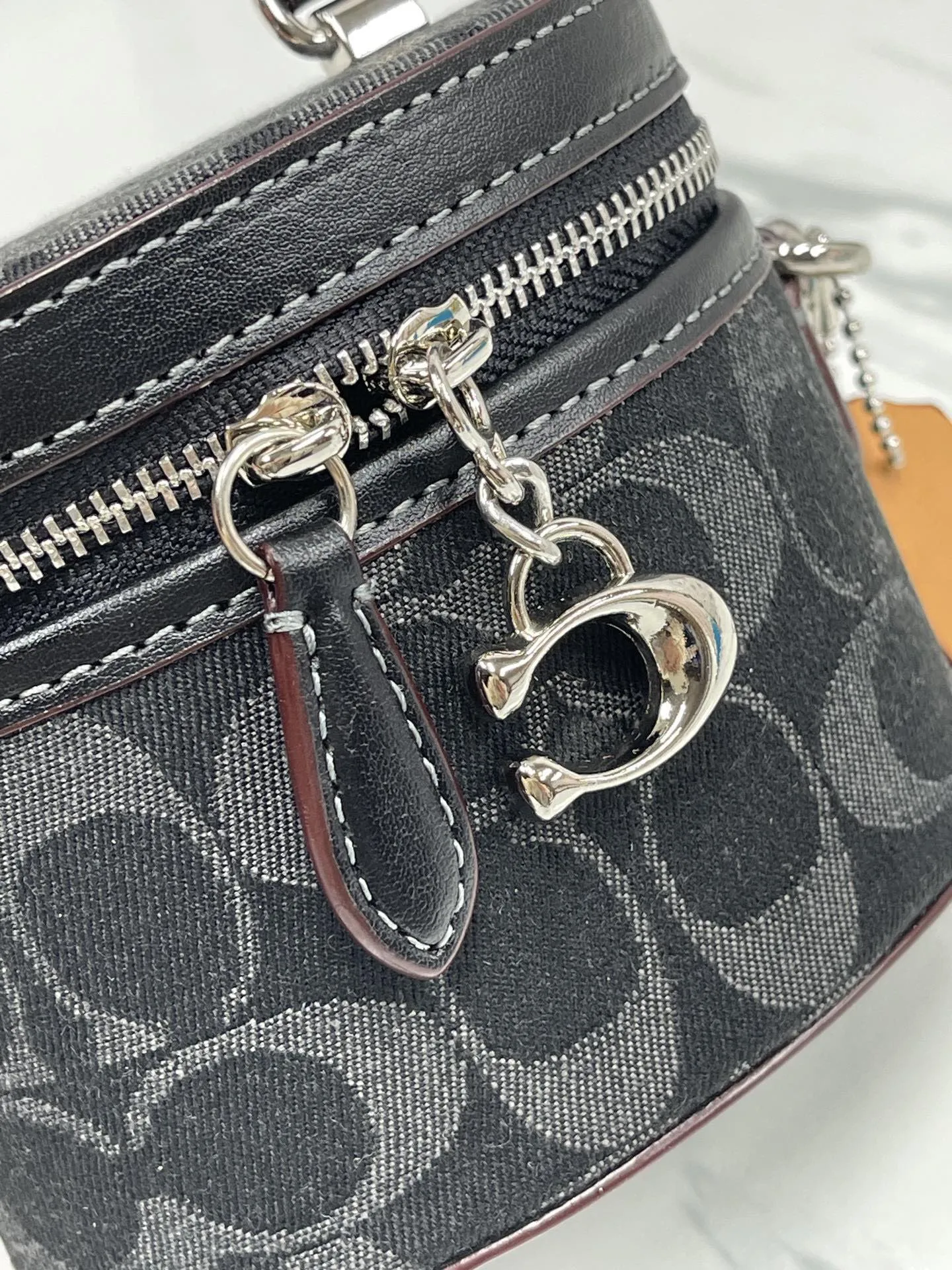Batch 440💰coach/Coach’s new trail12 mini box bag CE769, cowhide, original hardware, C-shaped zipper, super shiny, can hold lipstick, card holder, car keys and loose powder, size 11.5x9x7.5cm,