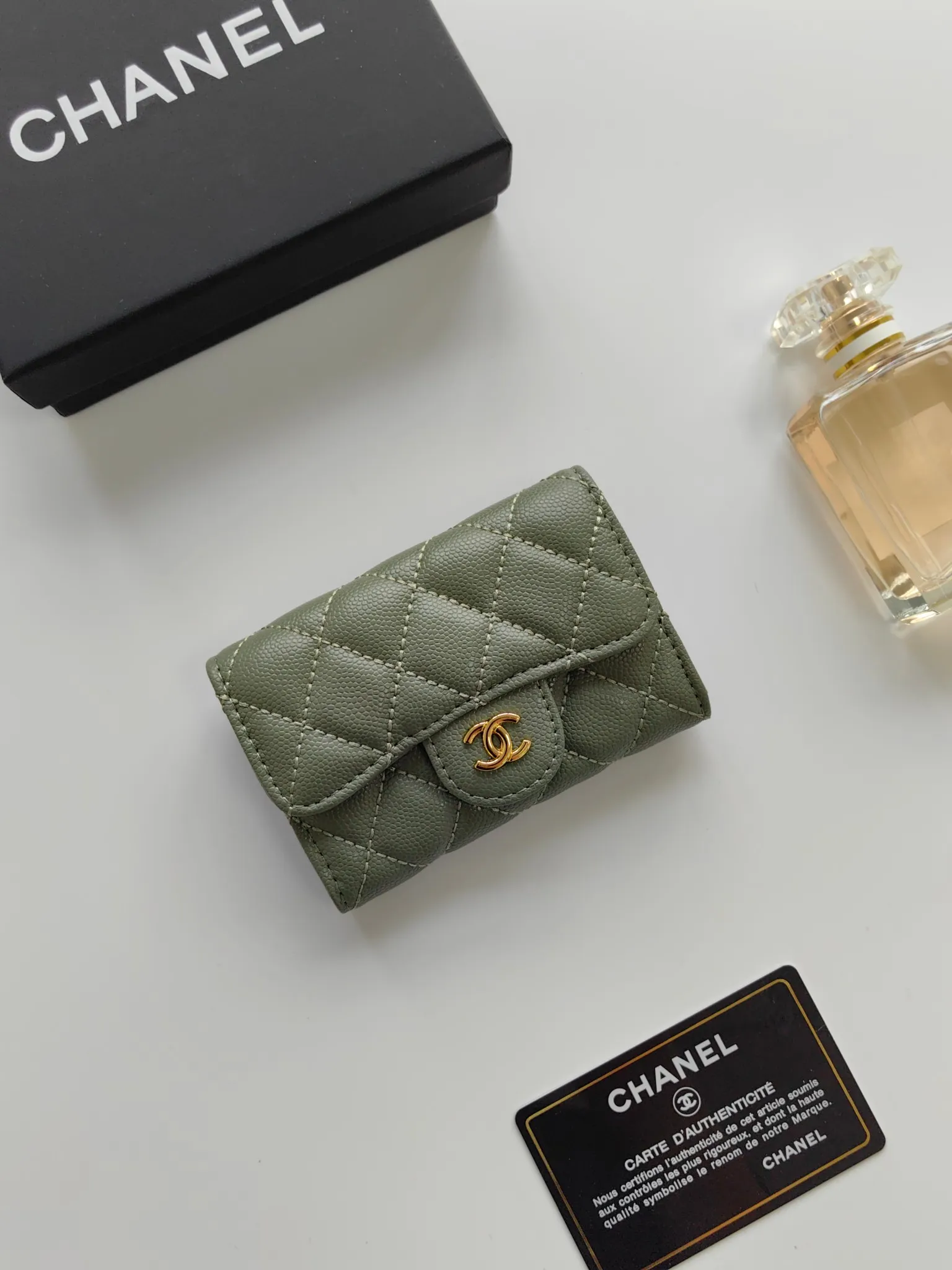 ￥130 CHANEL Chanel classic flap card holder. Imported sheepskin and caviar cowhide, card holder and coin purse integrated, with slip pocket on the back, model number: AP448, size: 7.5 × 11.3 × 2.1 cm