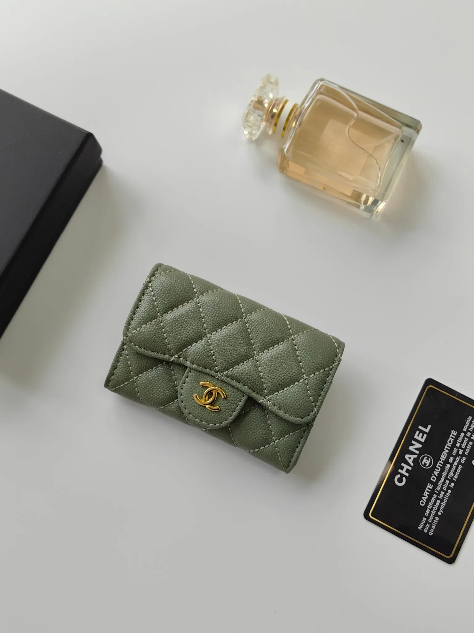 ￥130 CHANEL Chanel classic flap card holder. Imported sheepskin and caviar cowhide, card holder and coin purse integrated, with slip pocket on the back, model number: AP448, size: 7.5 × 11.3 × 2.1 cm