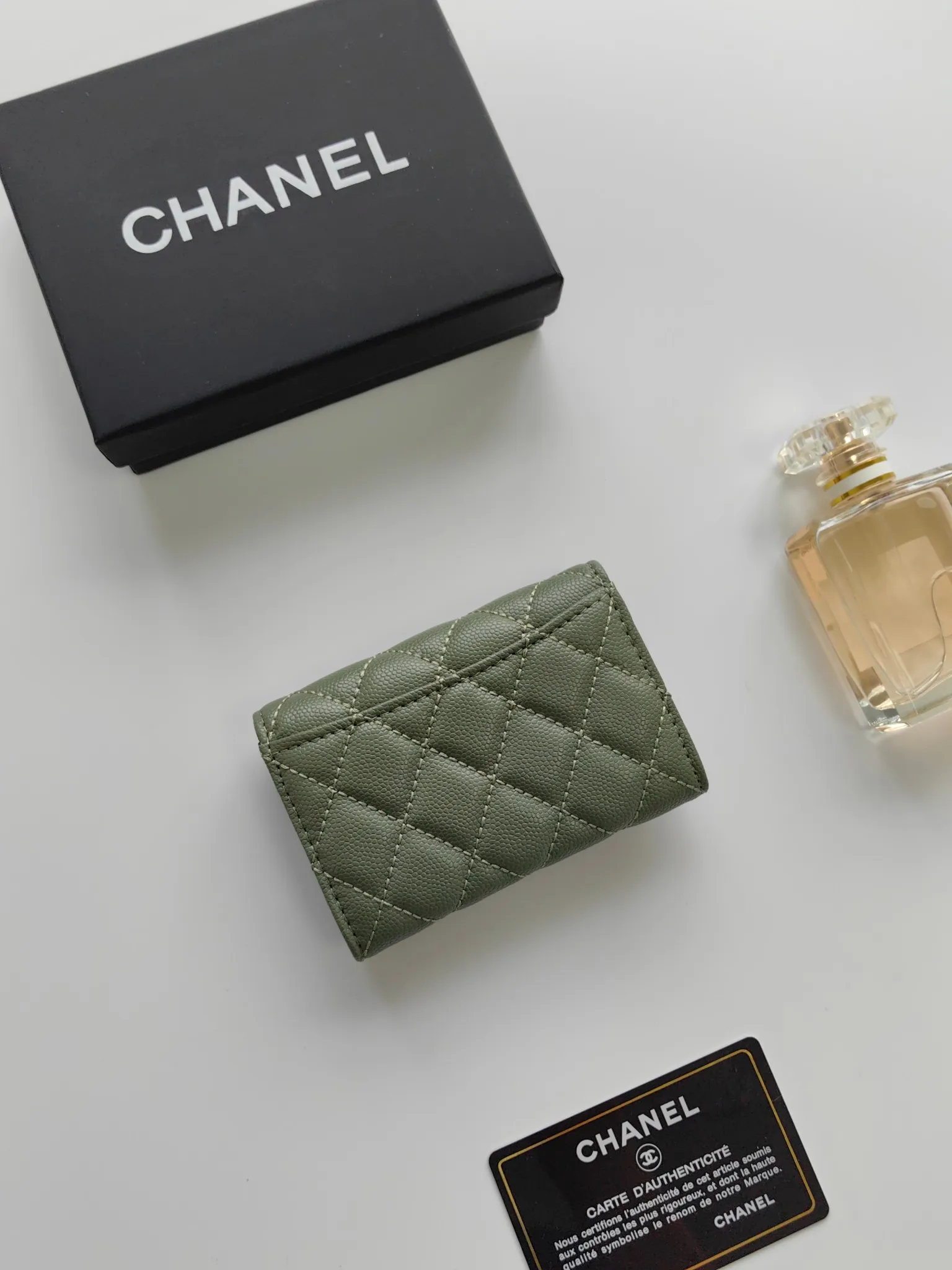 ￥130 CHANEL Chanel classic flap card holder. Imported sheepskin and caviar cowhide, card holder and coin purse integrated, with slip pocket on the back, model number: AP448, size: 7.5 × 11.3 × 2.1 cm